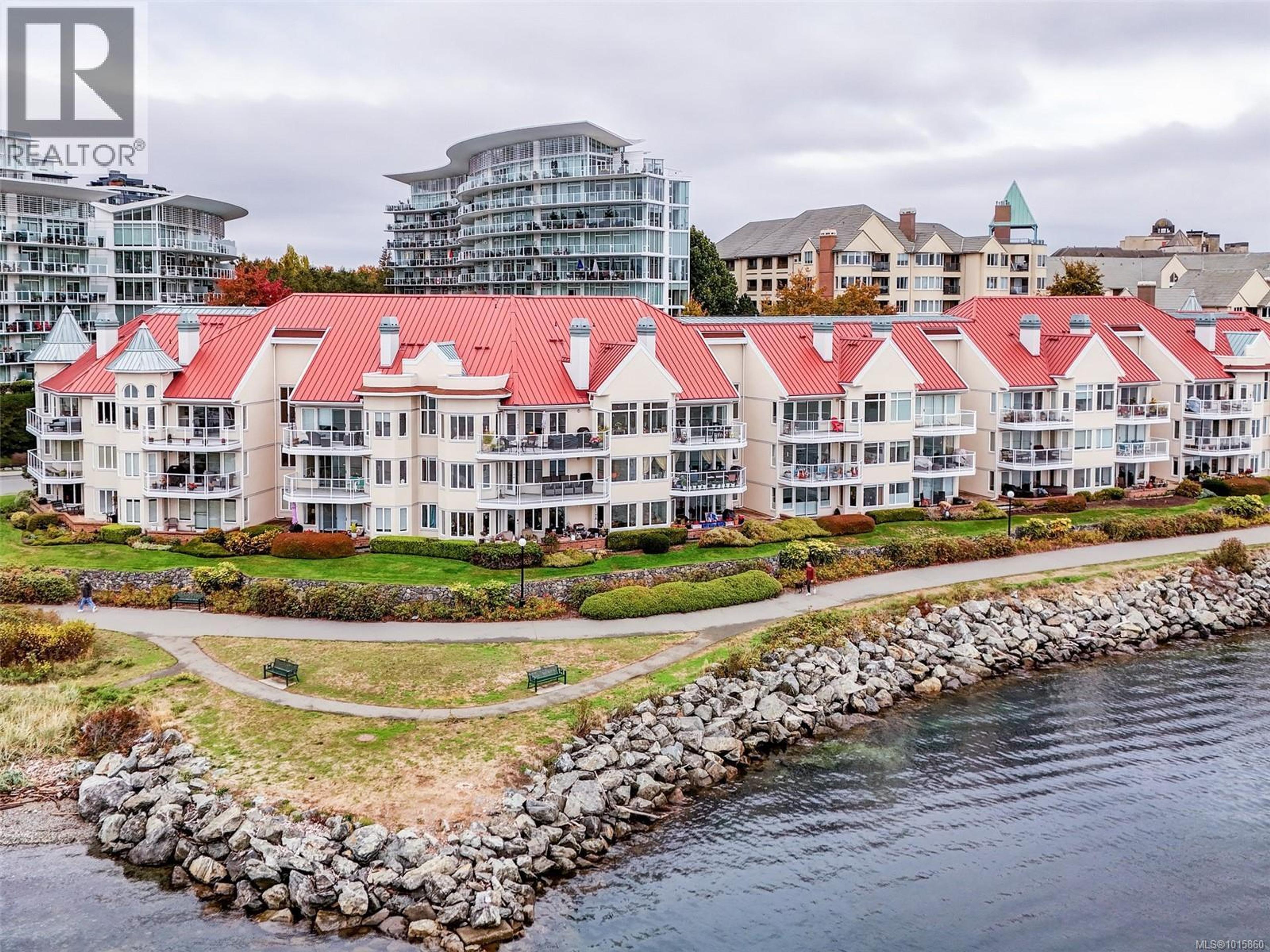 55 Songhees Rd, Victoria - Exteriors - Full Complex View, Drone/Aerial View - Photo 3