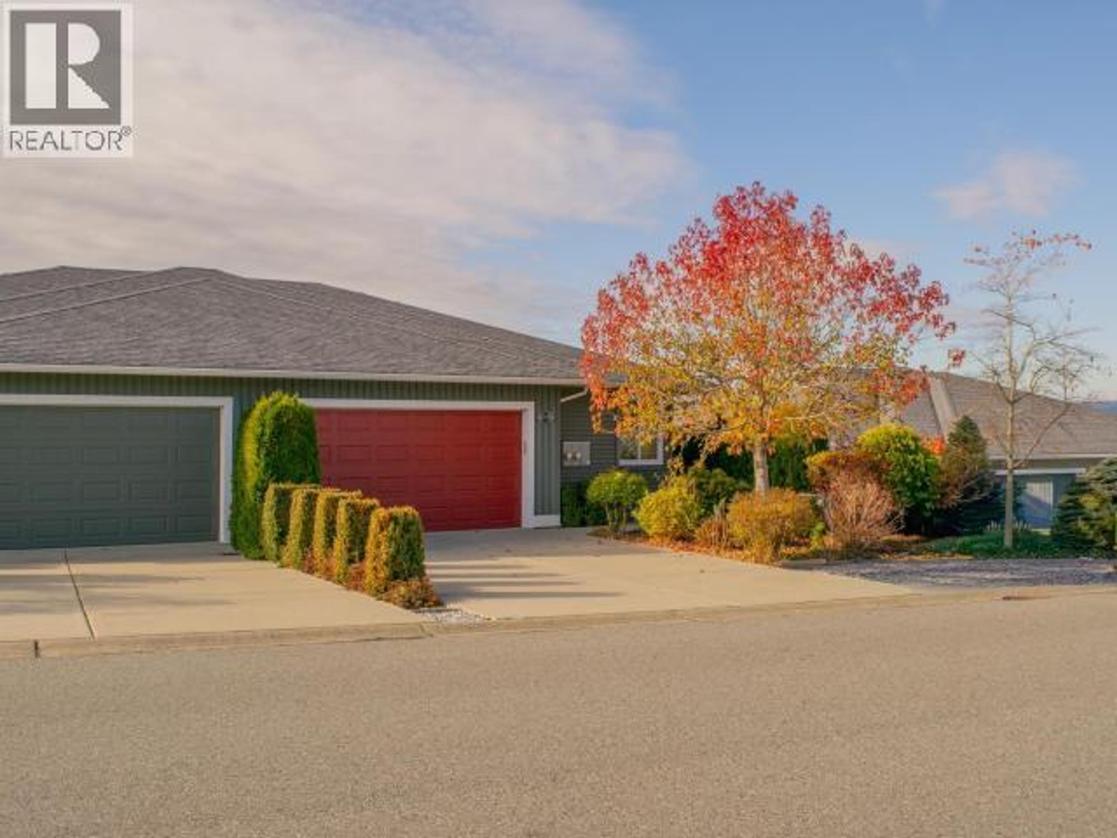 4363 ONTARIO AVE, Powell River - Exteriors - Photo 2