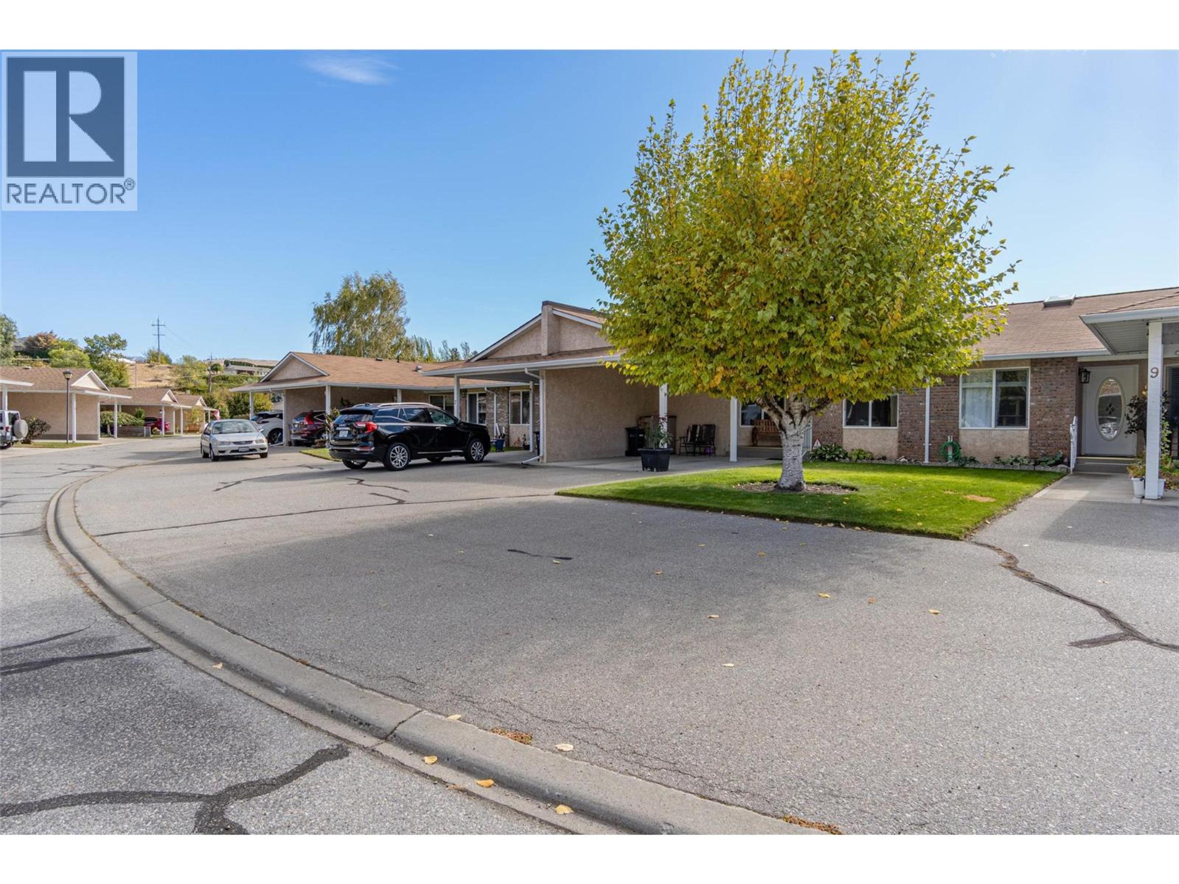 115 Redwing Place, Oliver - Exteriors - Full Complex View - Photo 4