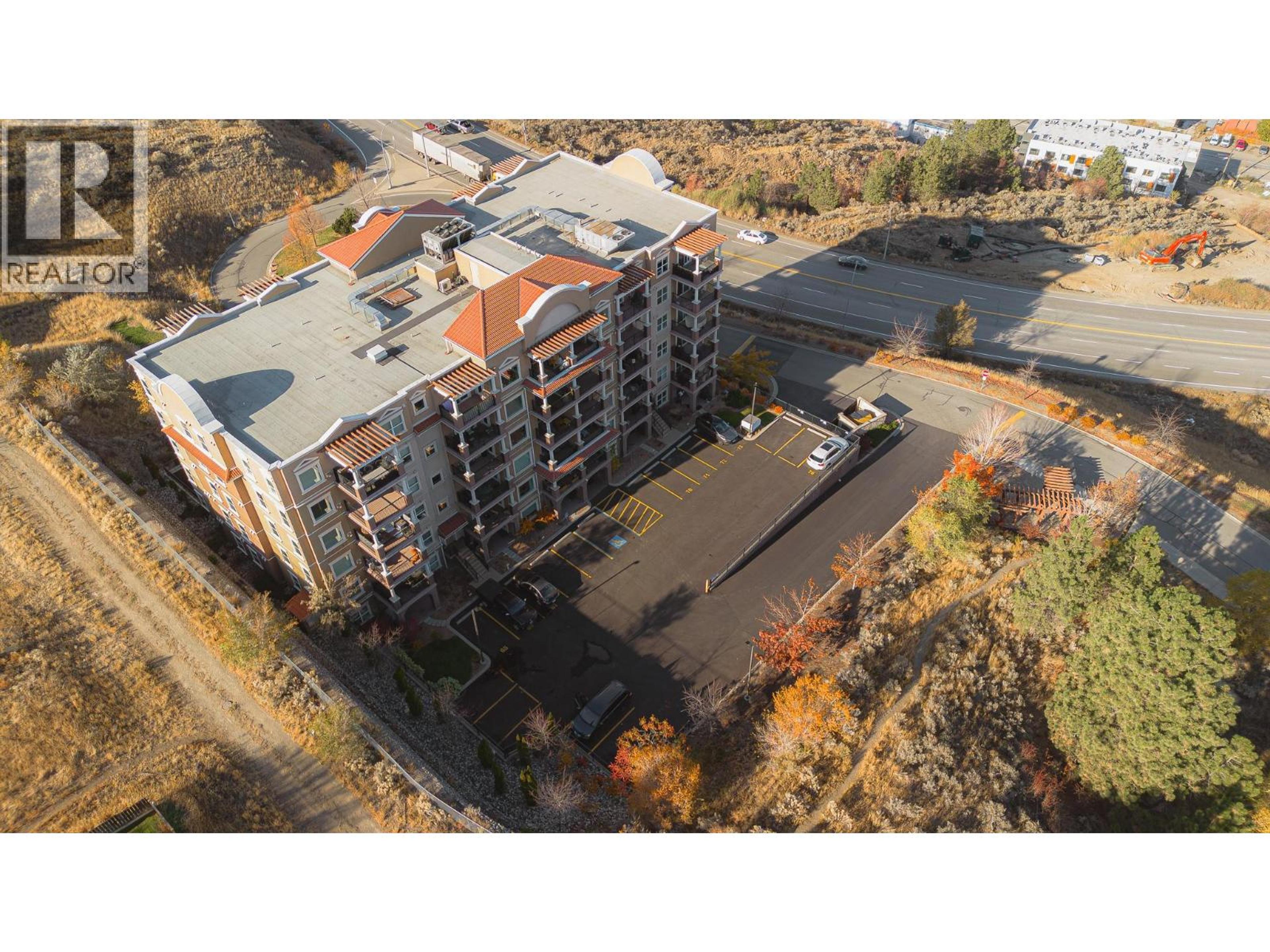 975 VICTORIA  W Street, Kamloops - Exteriors - Full Complex View, Drone/Aerial View - Photo 2