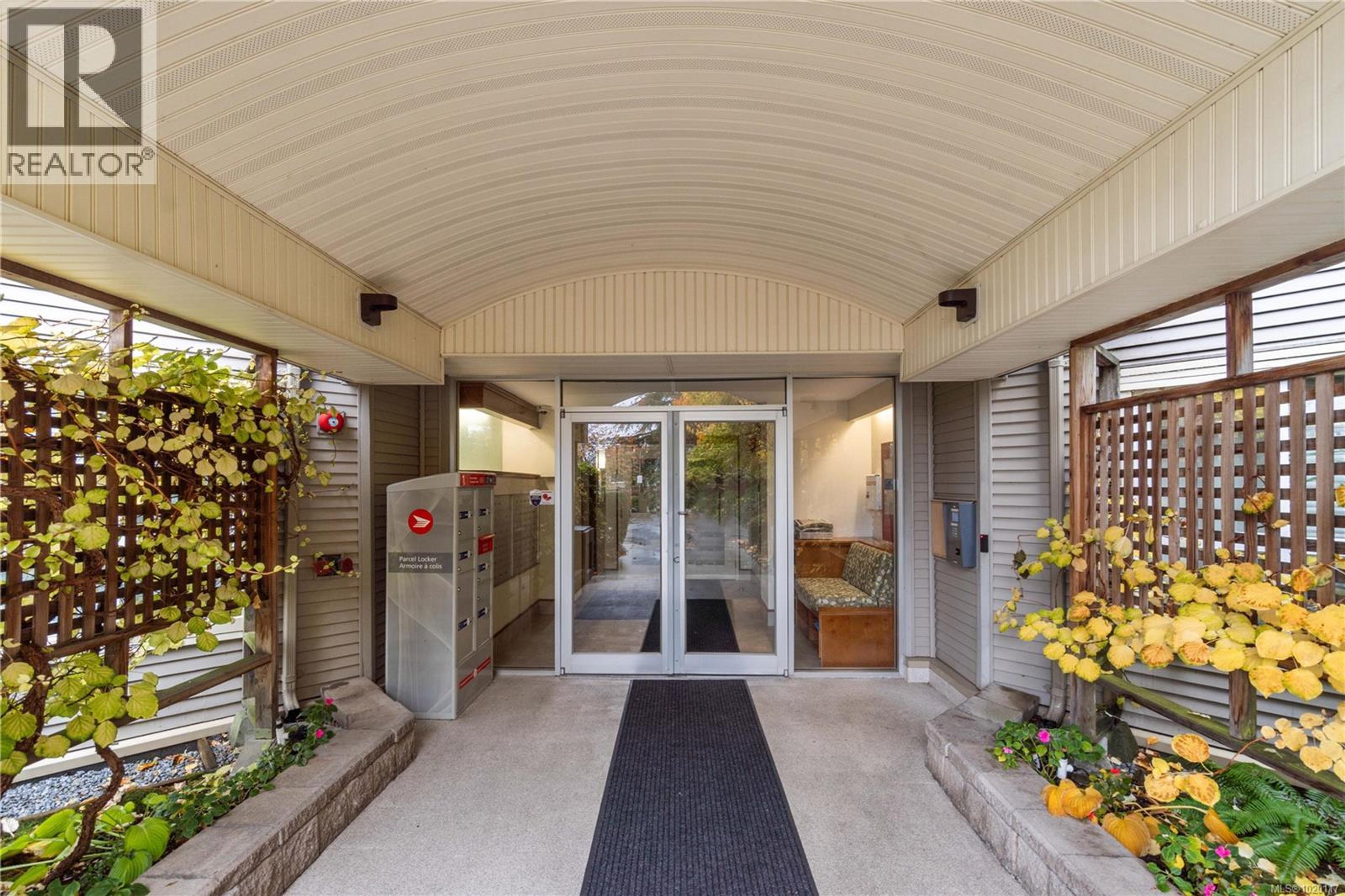 1685 Estevan Rd, Nanaimo - Exteriors - Photo 4