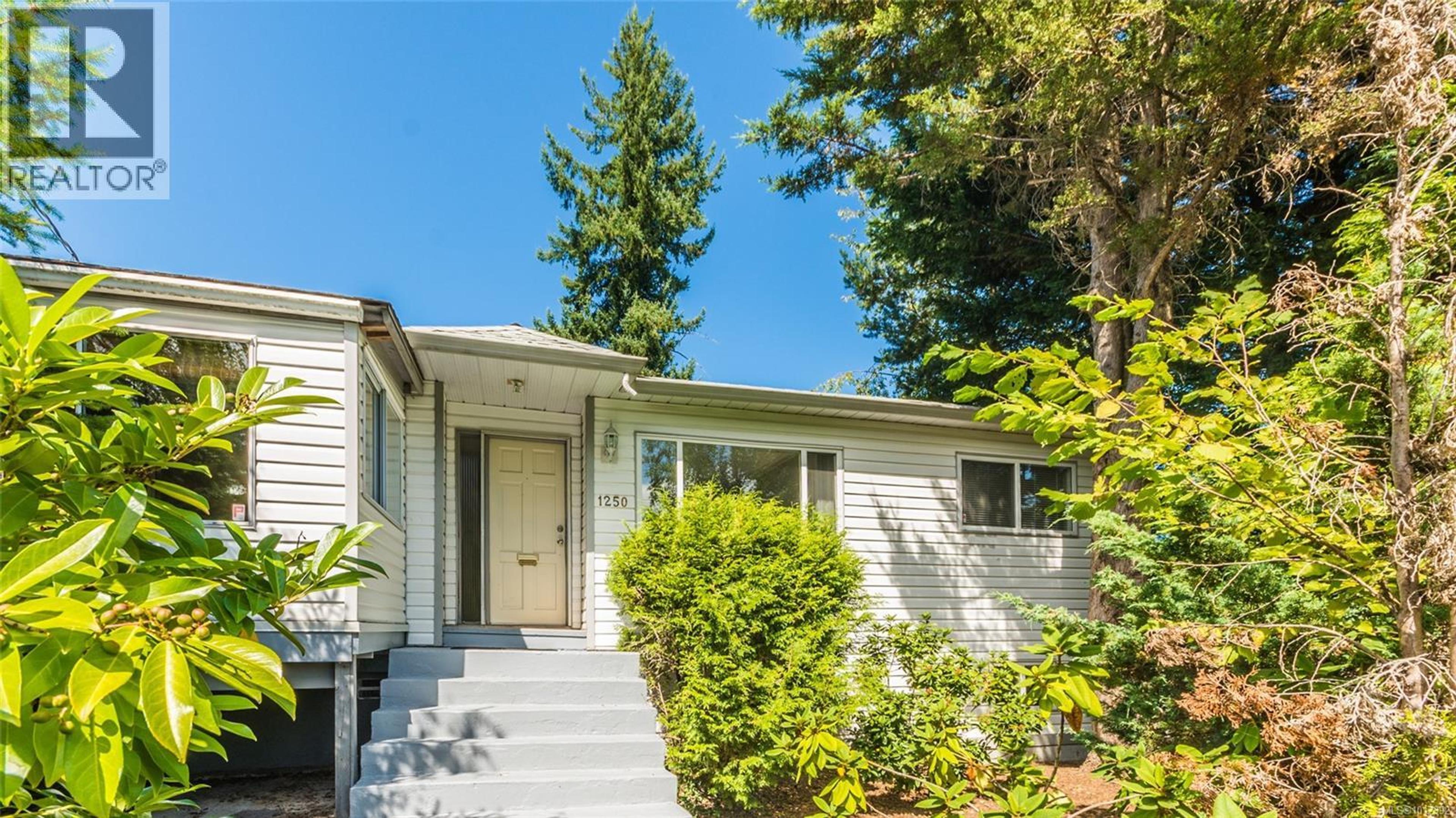 1250 TOWNSITE RD - Main Image