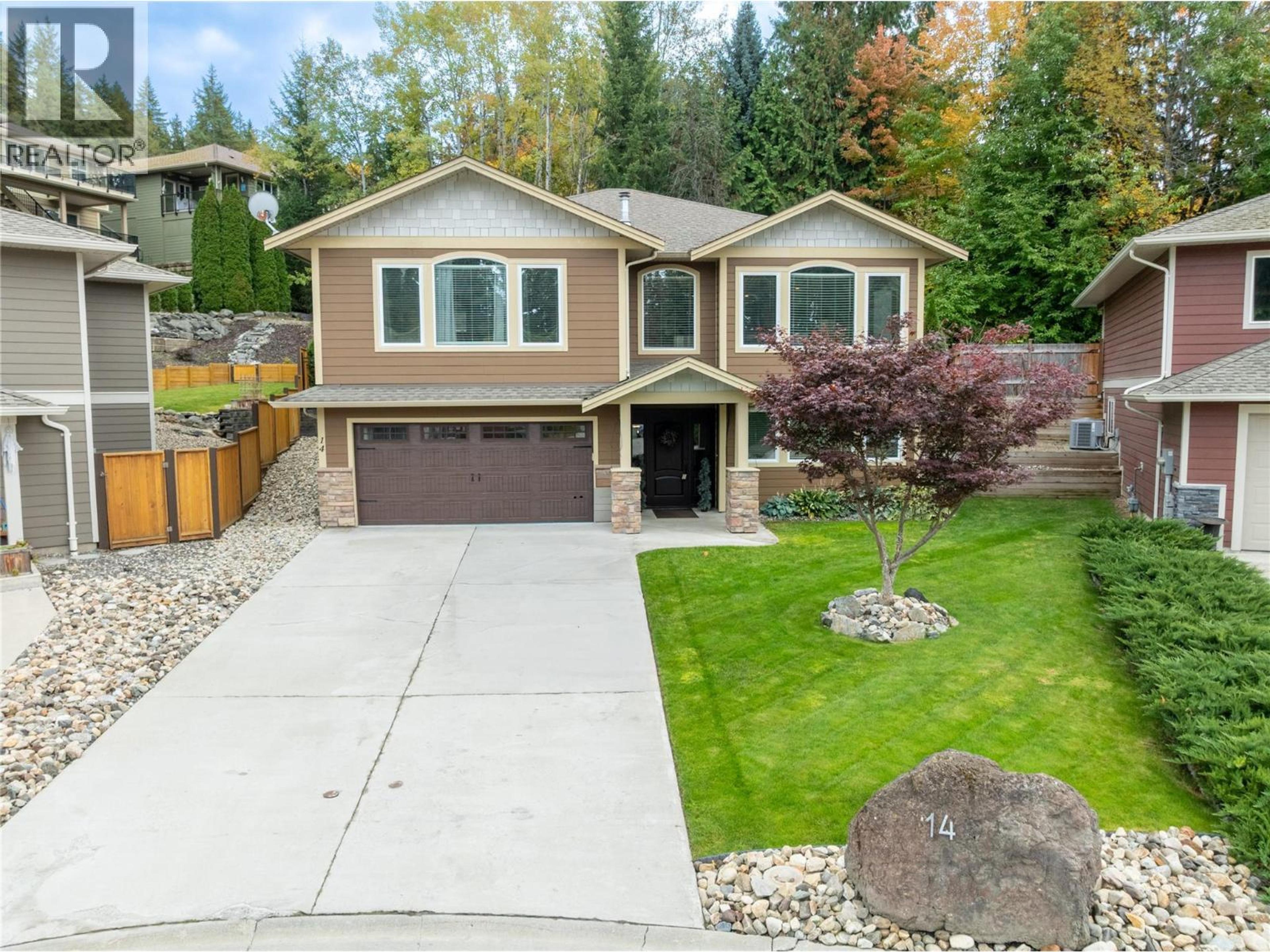 1581 20 Street NE, Salmon Arm - Exteriors - Photo 3