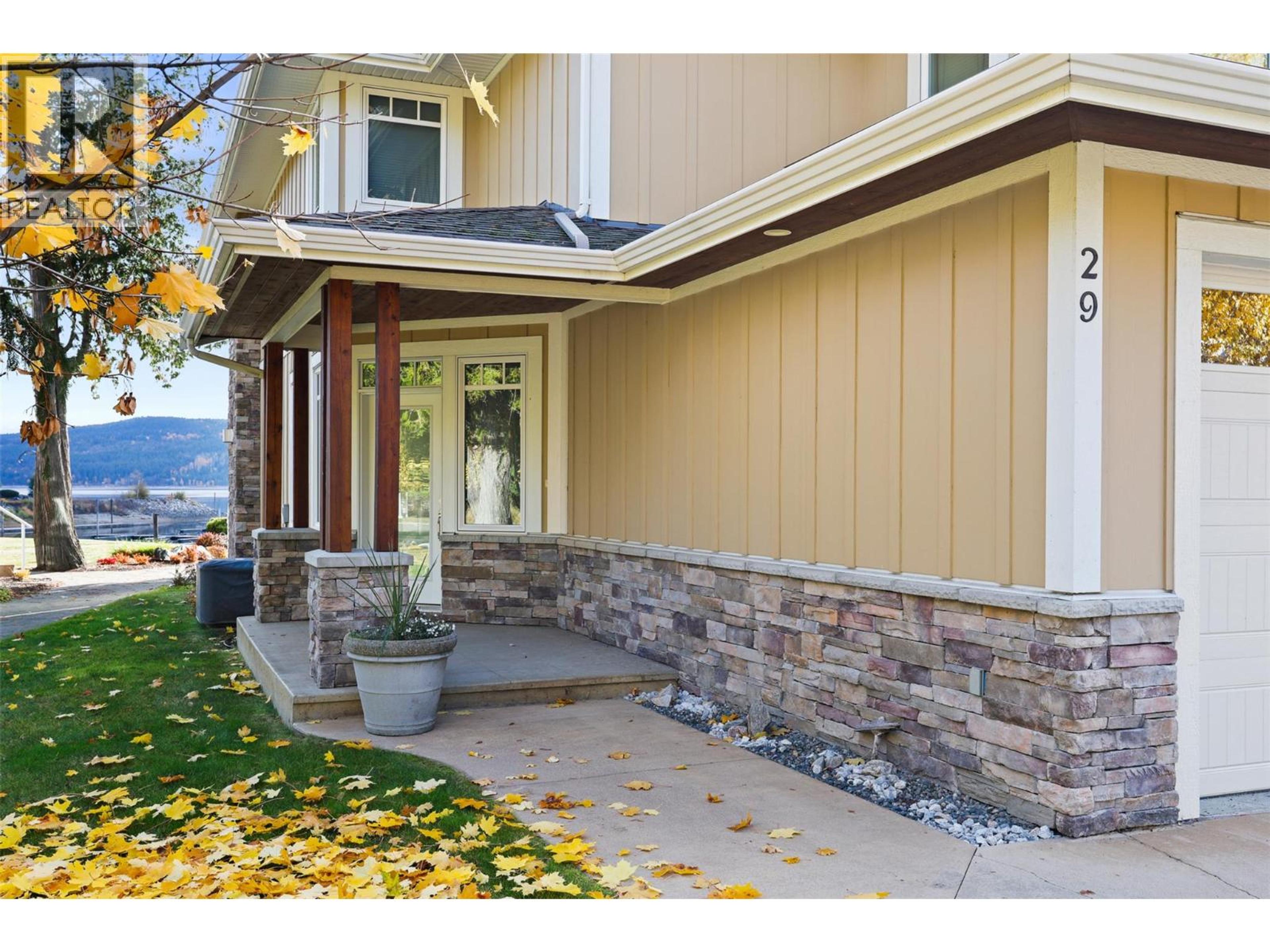 3950 Express Point Road, Scotch Creek - Exteriors - Photo 7