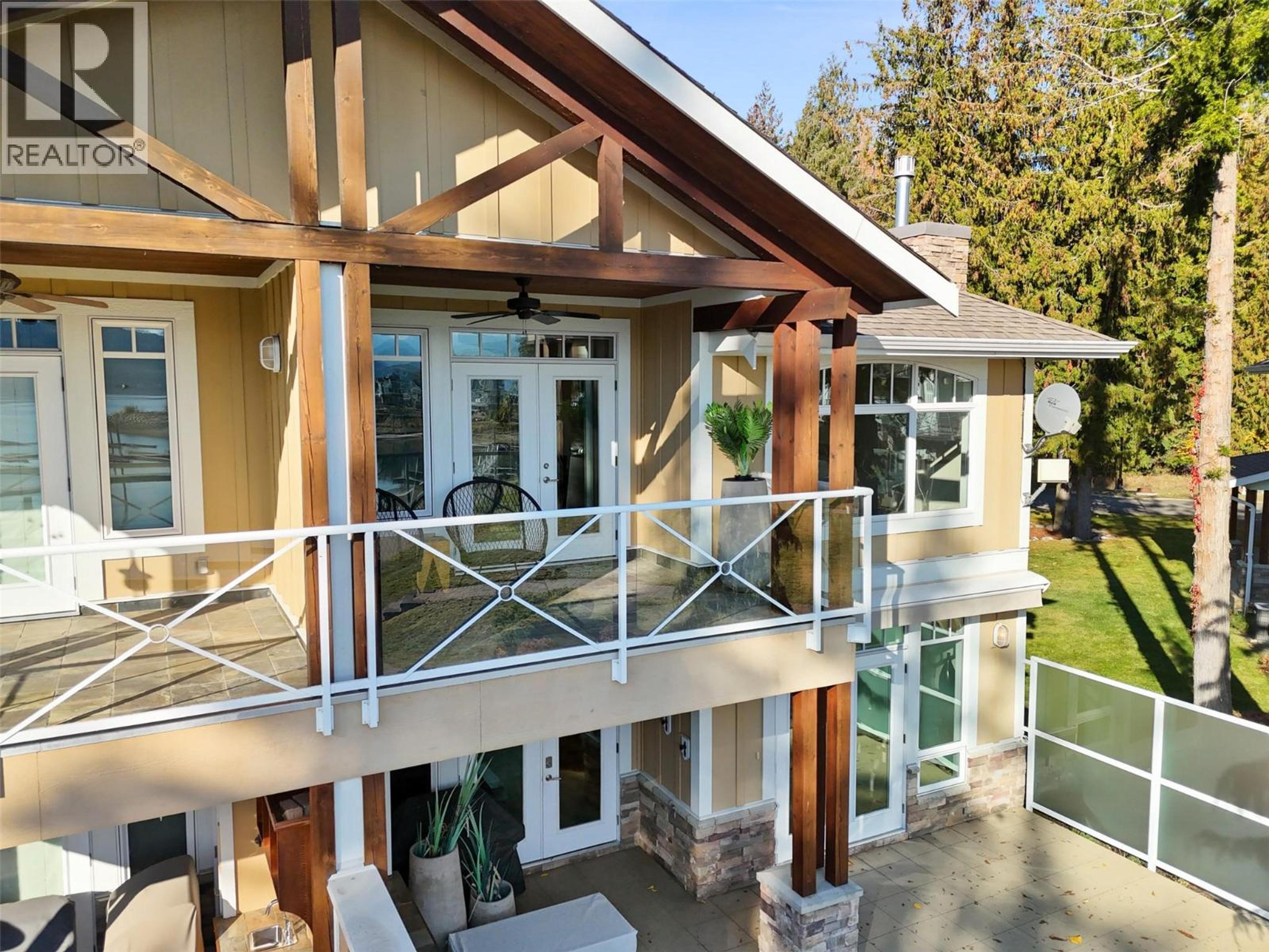 3950 Express Point Road, Scotch Creek - Exteriors - Photo 8