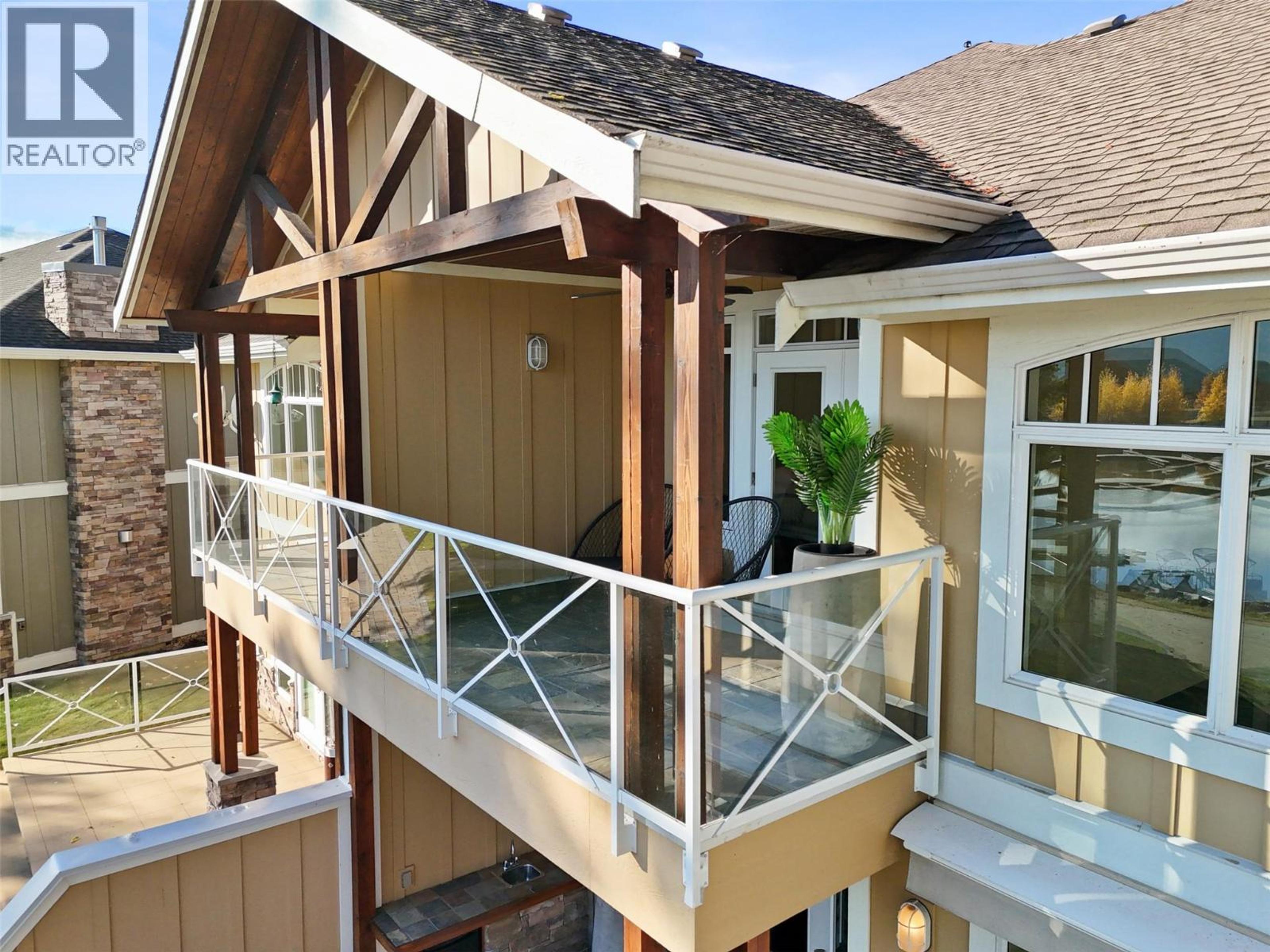 3950 Express Point Road, Scotch Creek - Exteriors - Photo 9