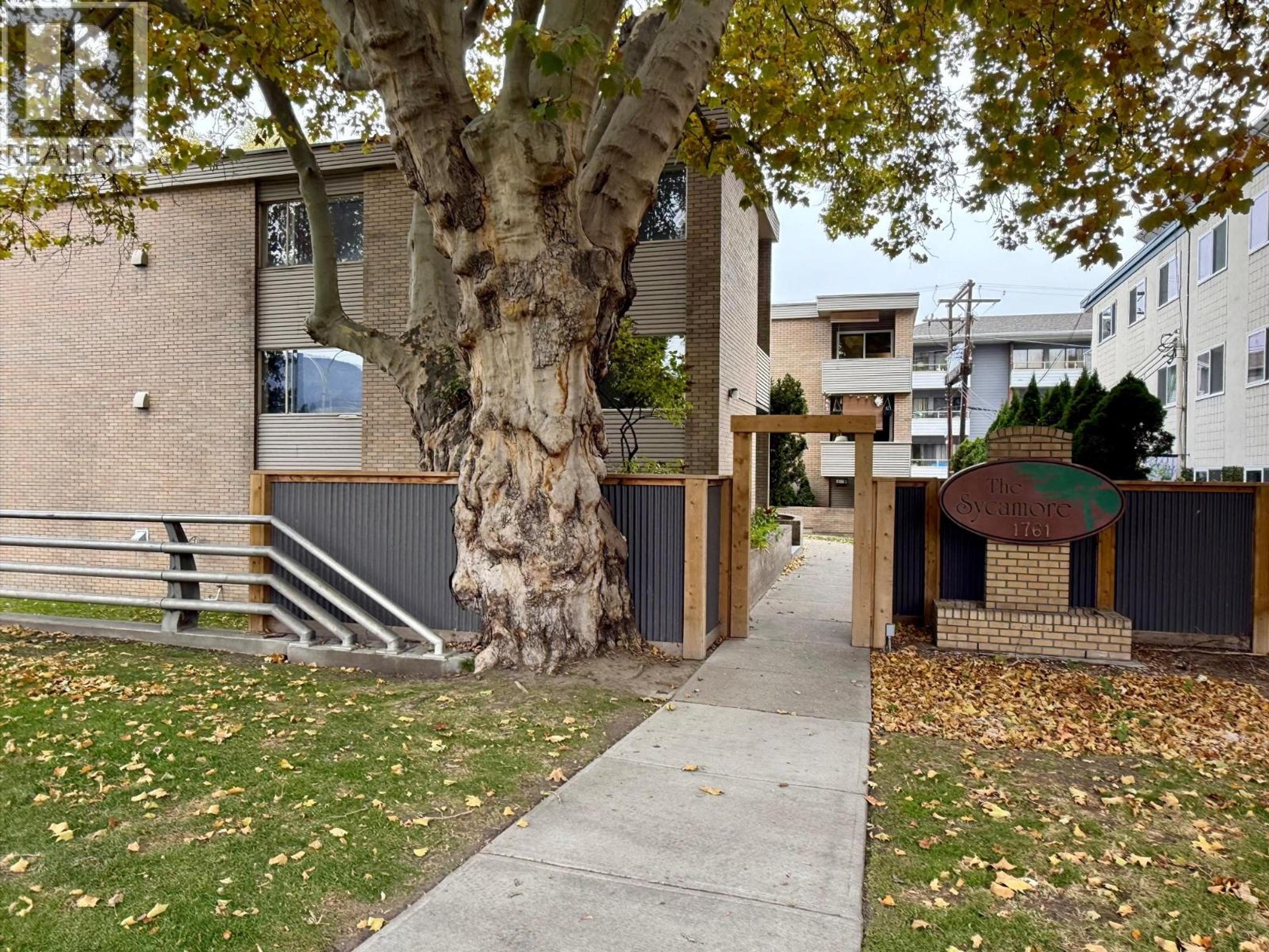 1761 Pandosy Street, Kelowna - Exteriors - Photo 1