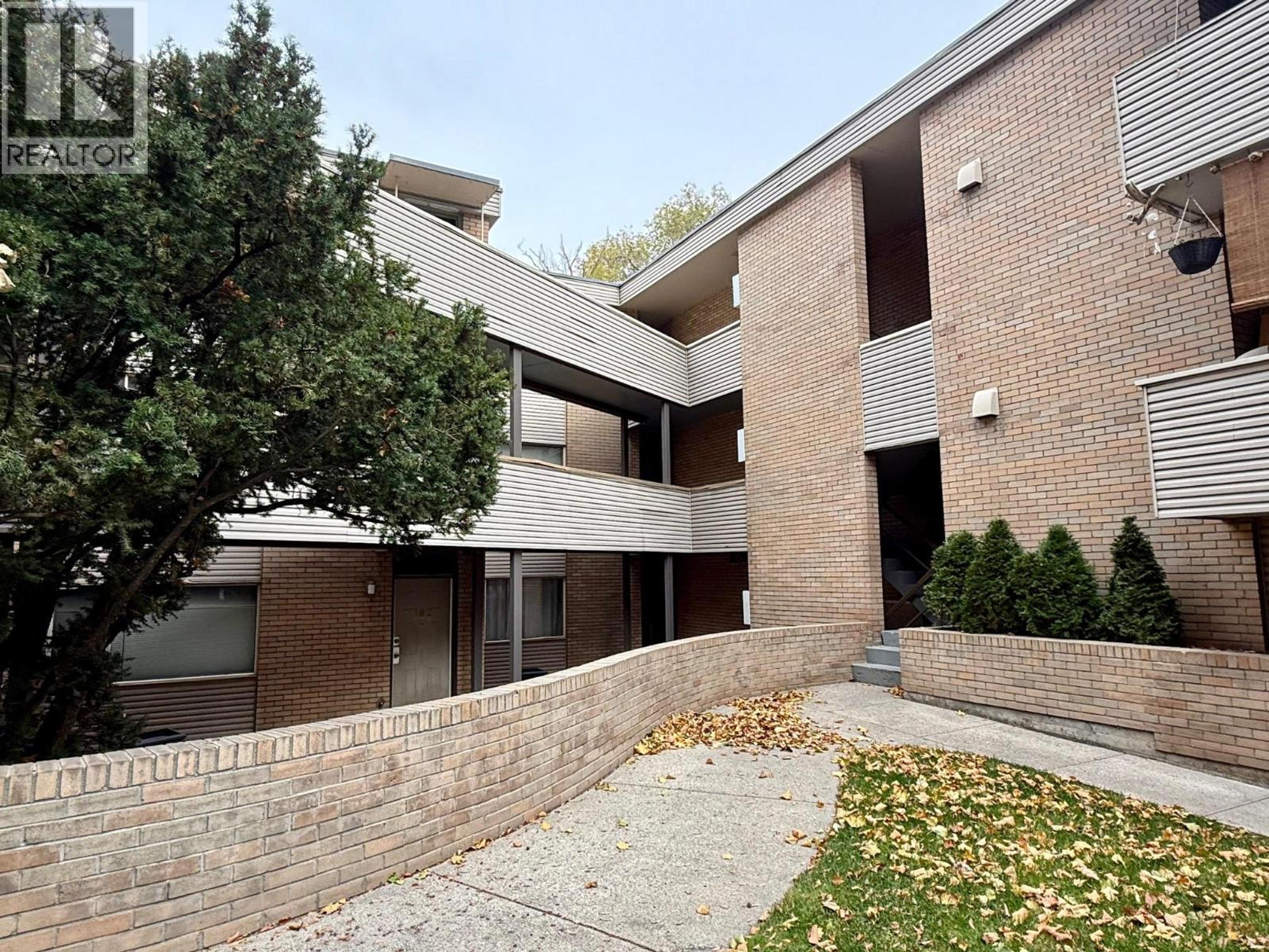 1761 Pandosy Street, Kelowna - Exteriors - Photo 2