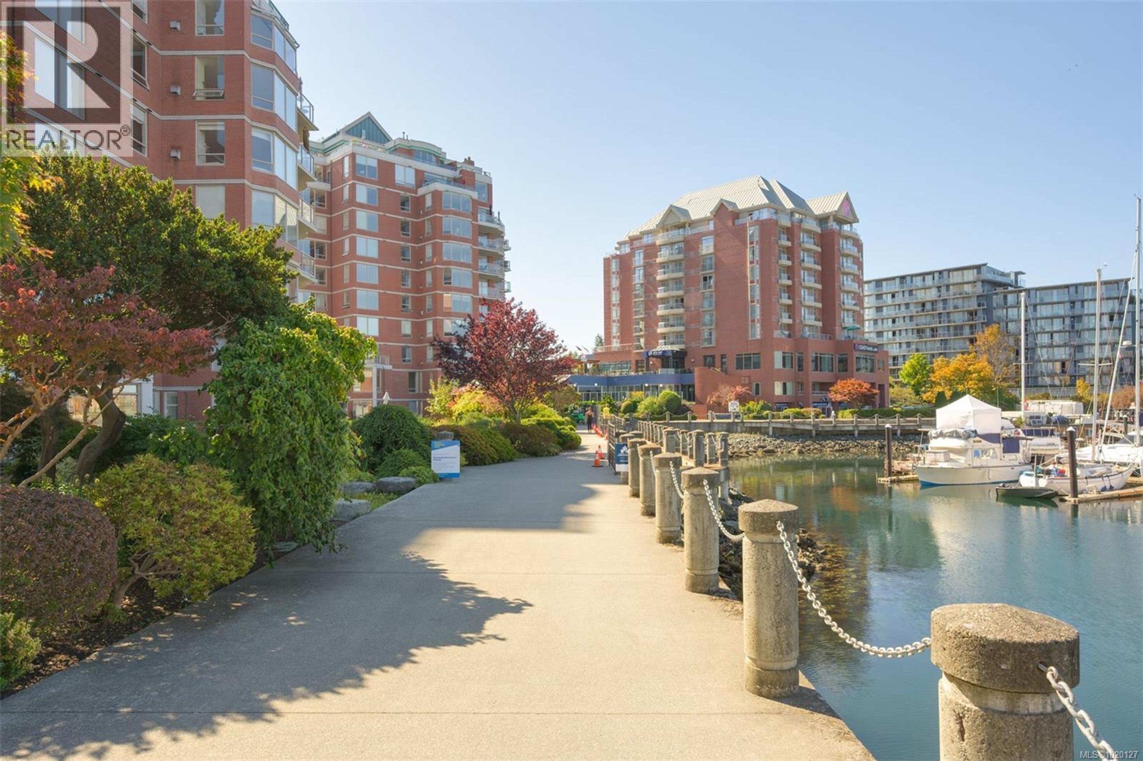 640 Montreal St, Victoria - Exteriors - Full Complex View - Photo 8