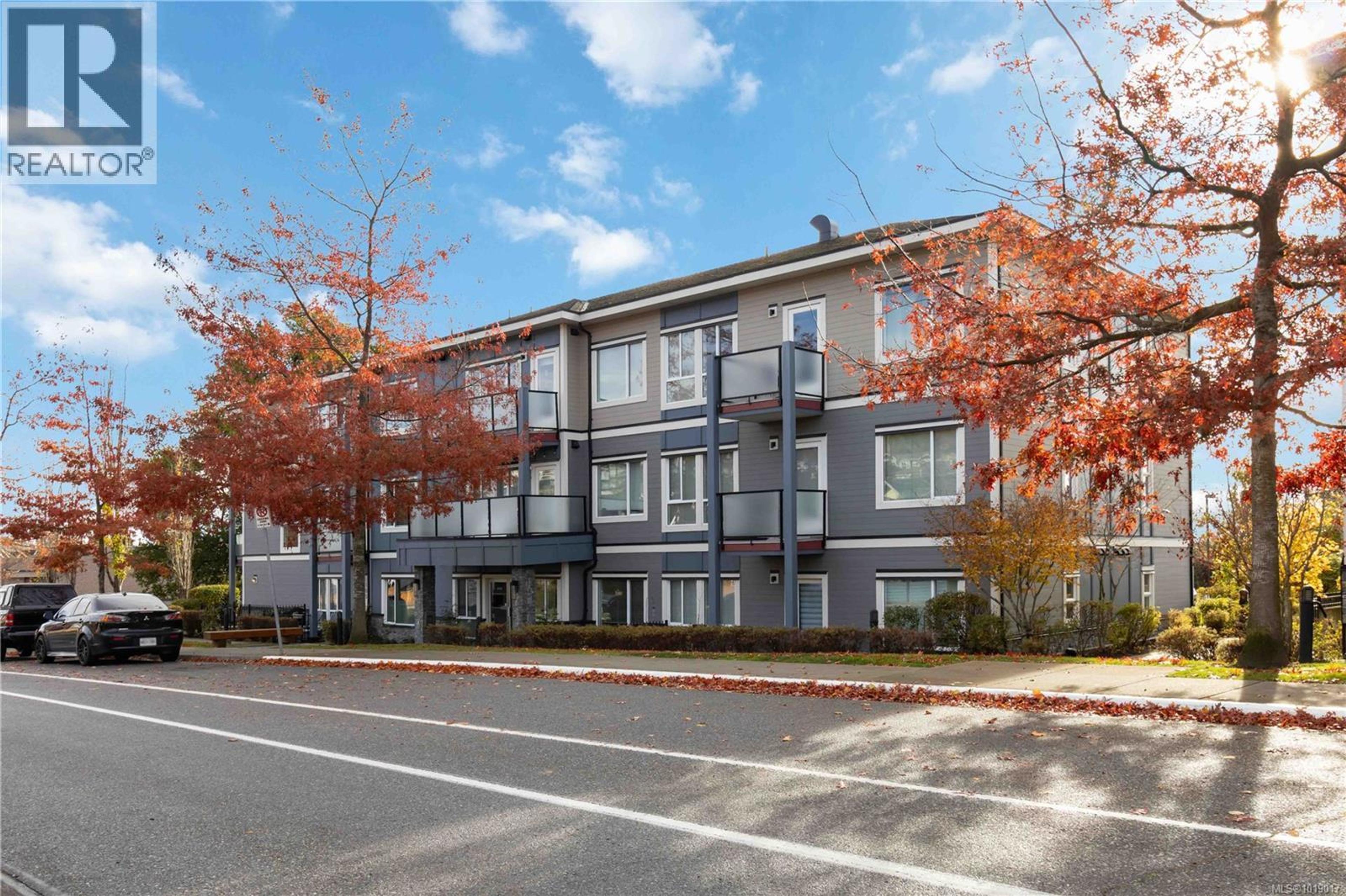 4050 Douglas St, Saanich - Exteriors - Full Complex View - Photo 1