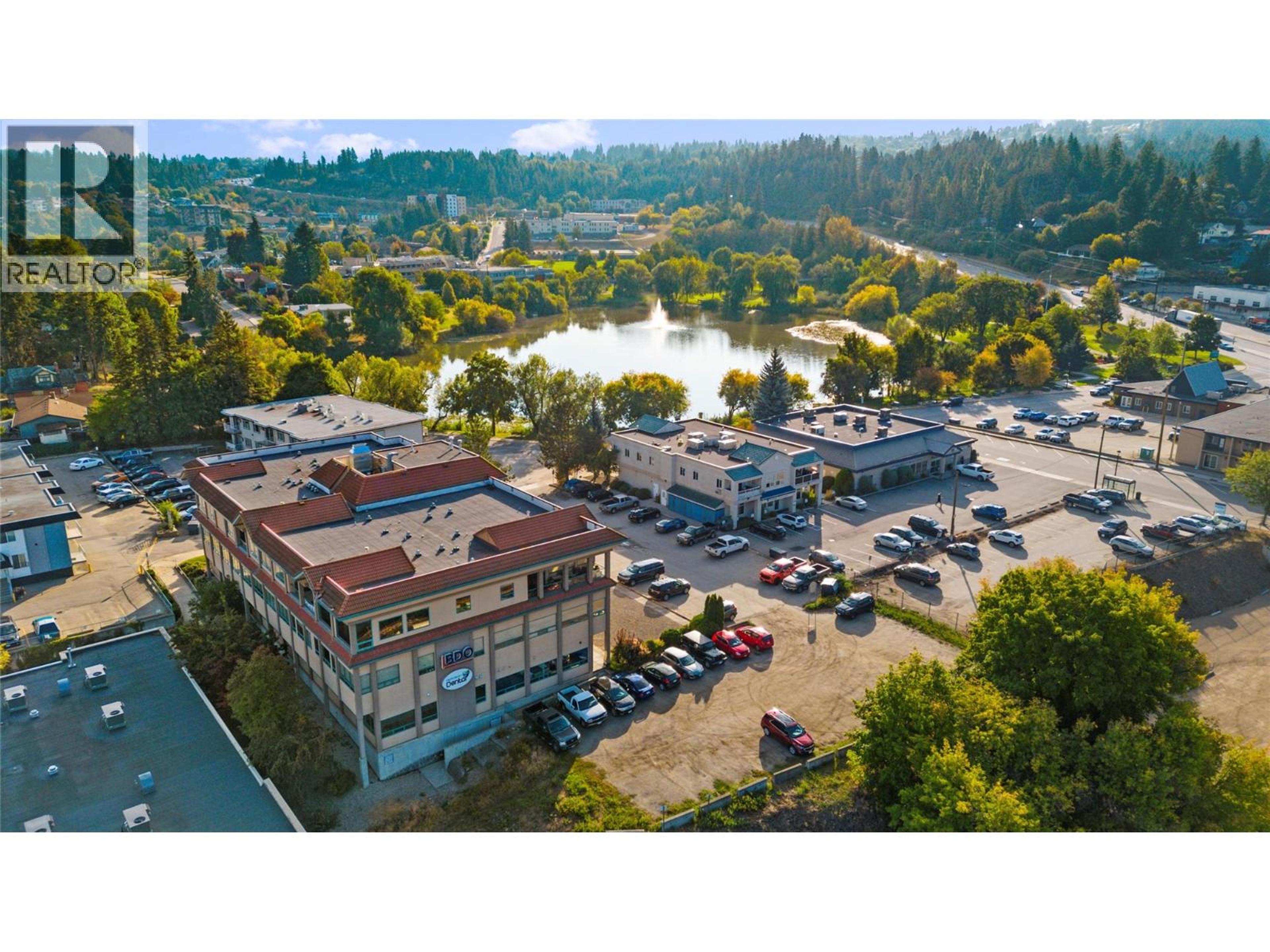 571 6 Street NE, Salmon Arm - Exteriors - Full Complex View, Drone/Aerial View - Photo 1