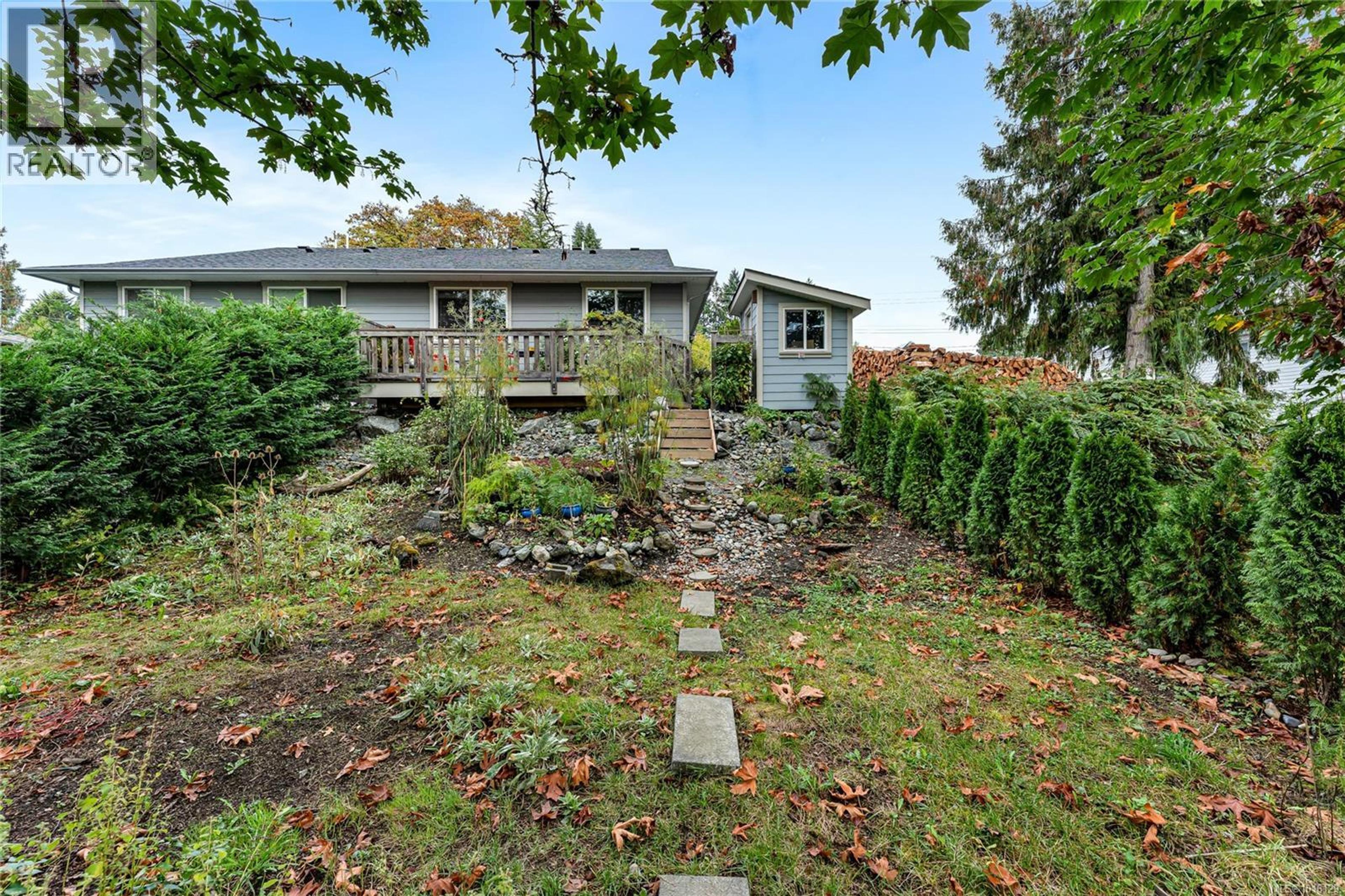 2876 Sherman Rd, Duncan - Exteriors - Photo 3