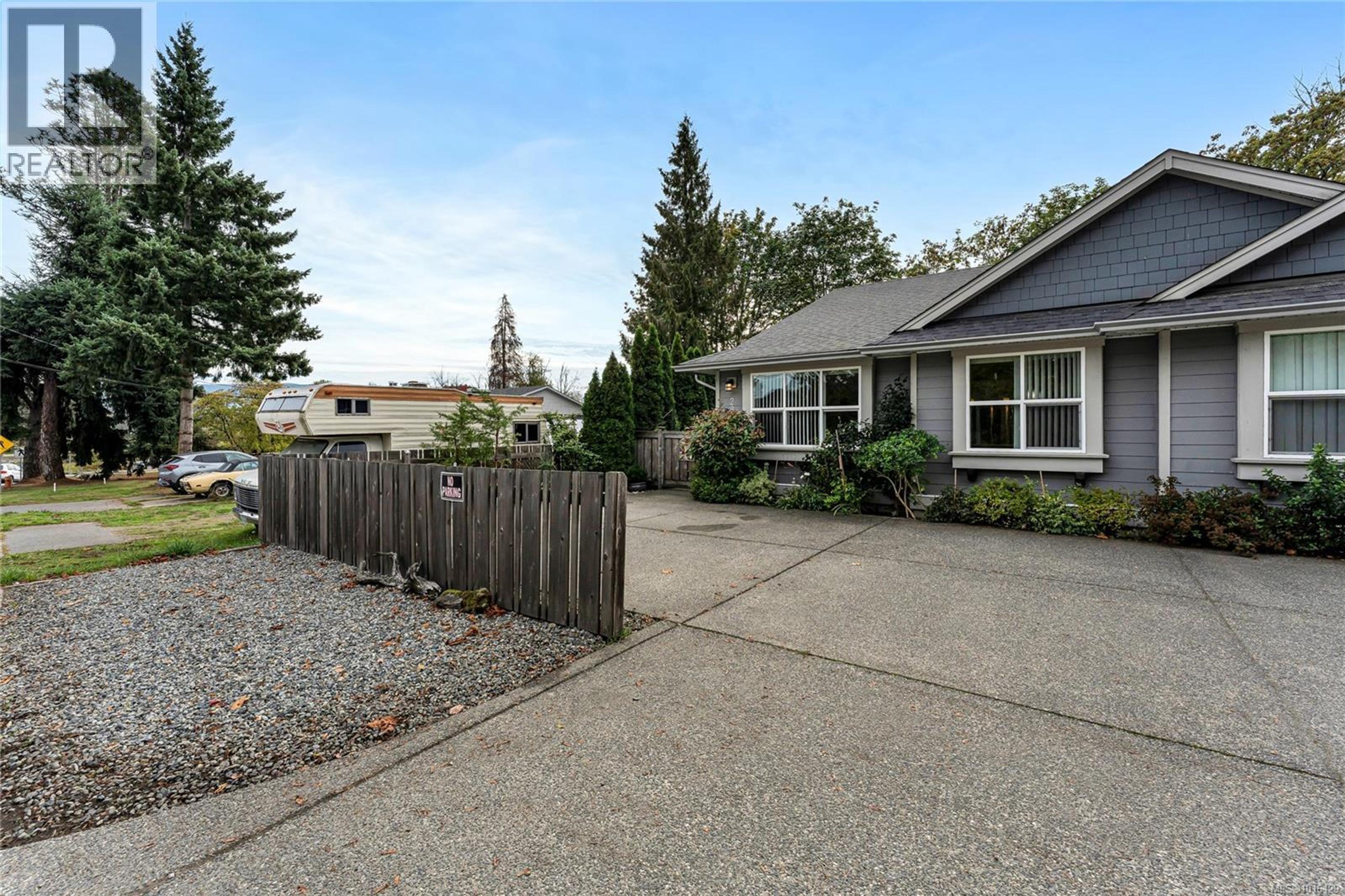 2876 Sherman Rd, Duncan - Exteriors - Photo 5