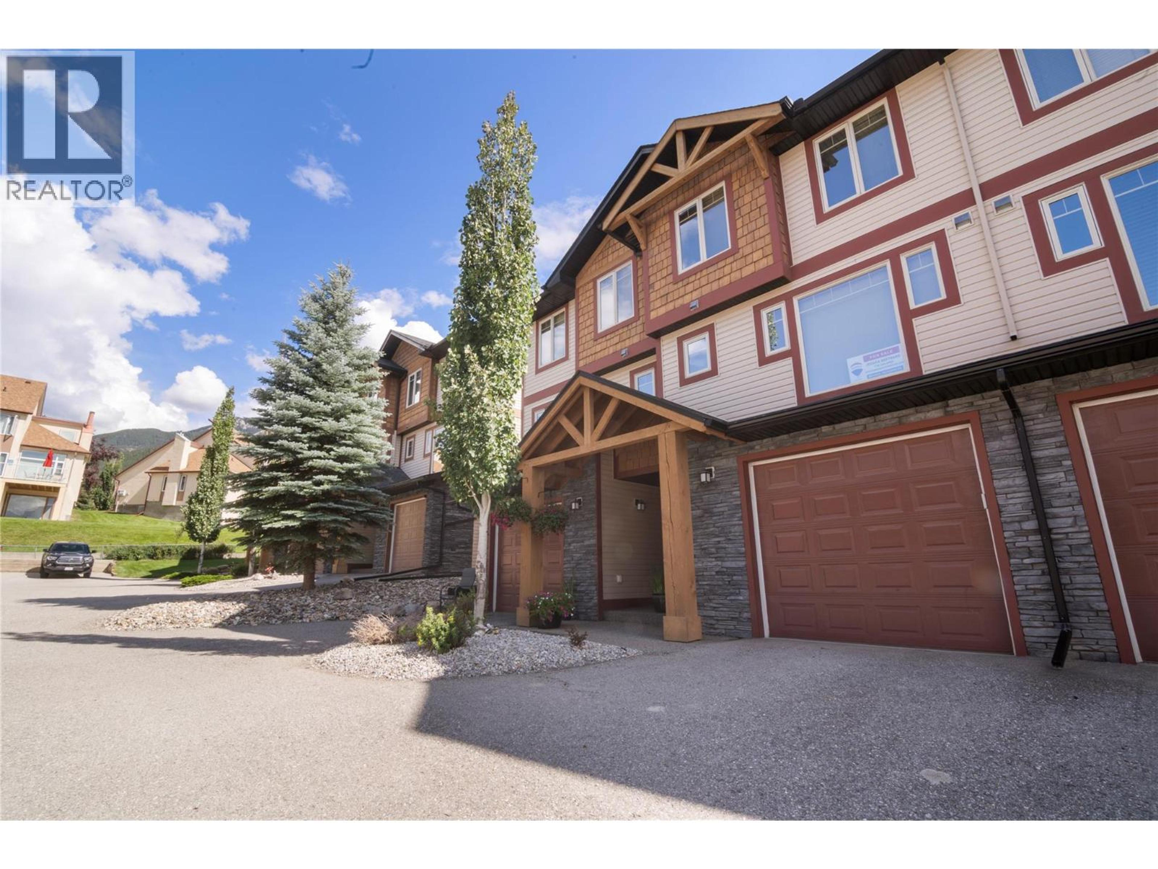 4878 Ridge Road, Radium Hot Springs - Exteriors - Full Complex View - Photo 8