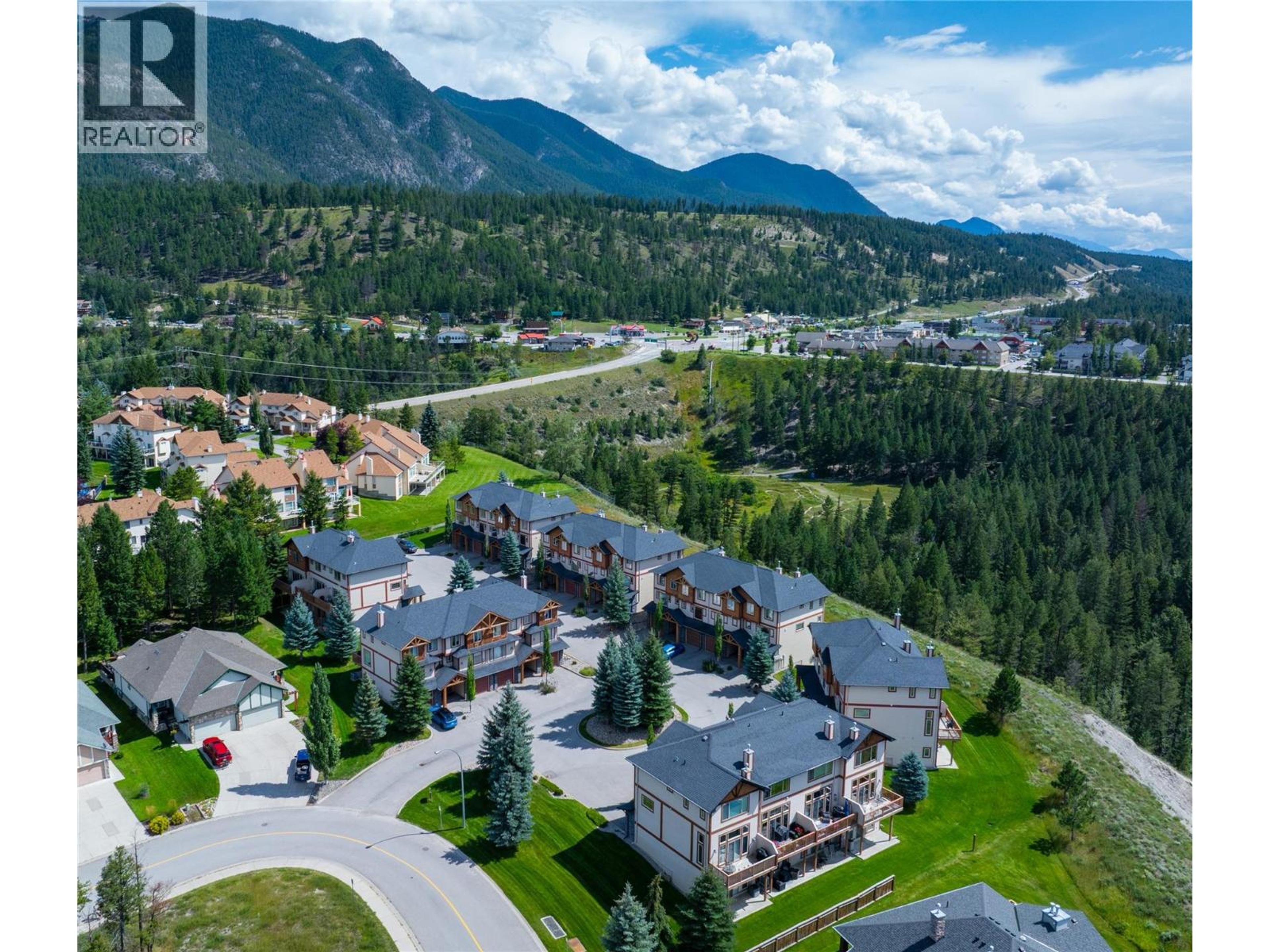4878 Ridge Road, Radium Hot Springs - Exteriors - Full Complex View, Drone/Aerial View - Photo 5