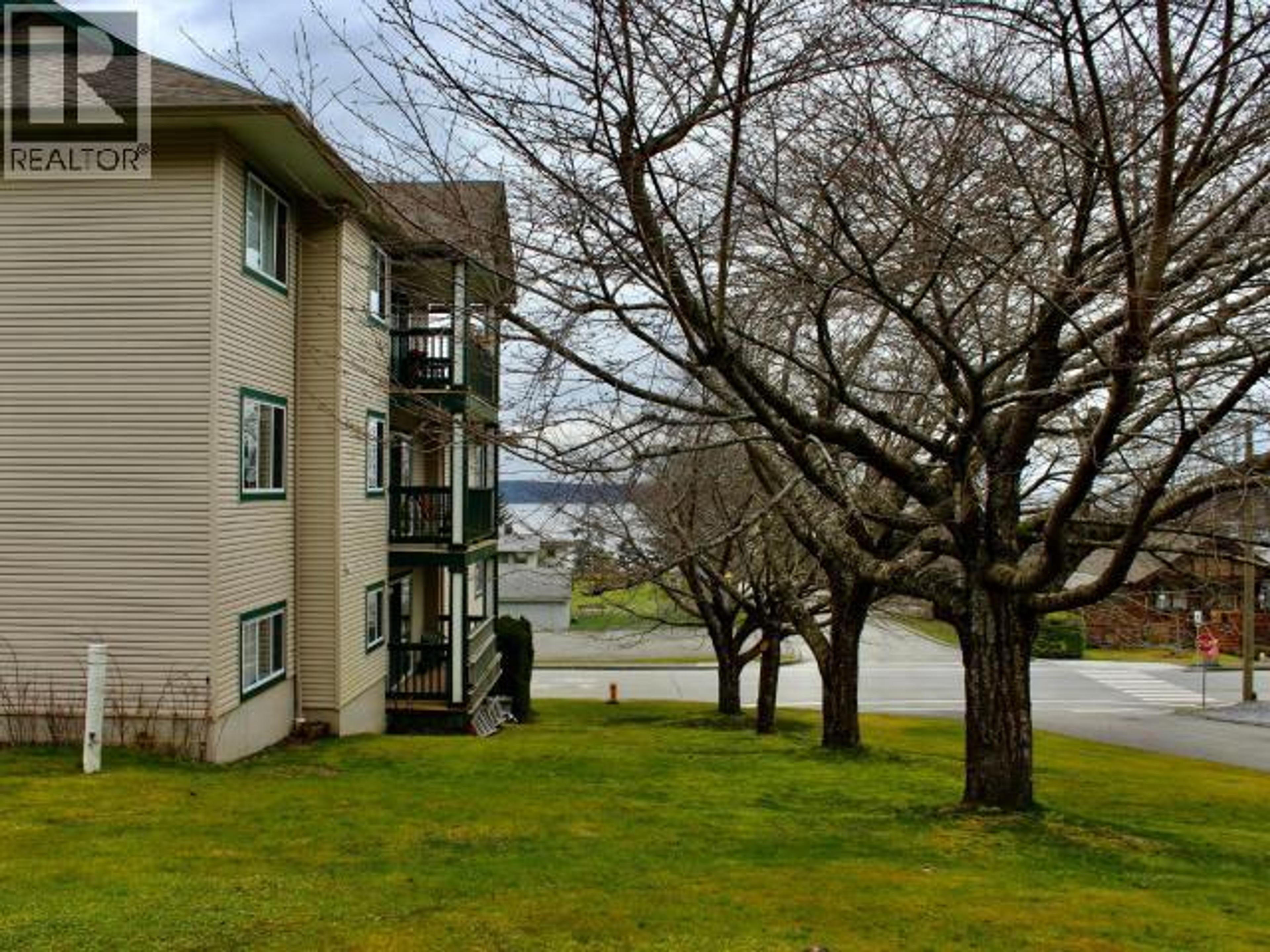 5701 WILLOW AVE, Powell River - Exteriors - Photo 5