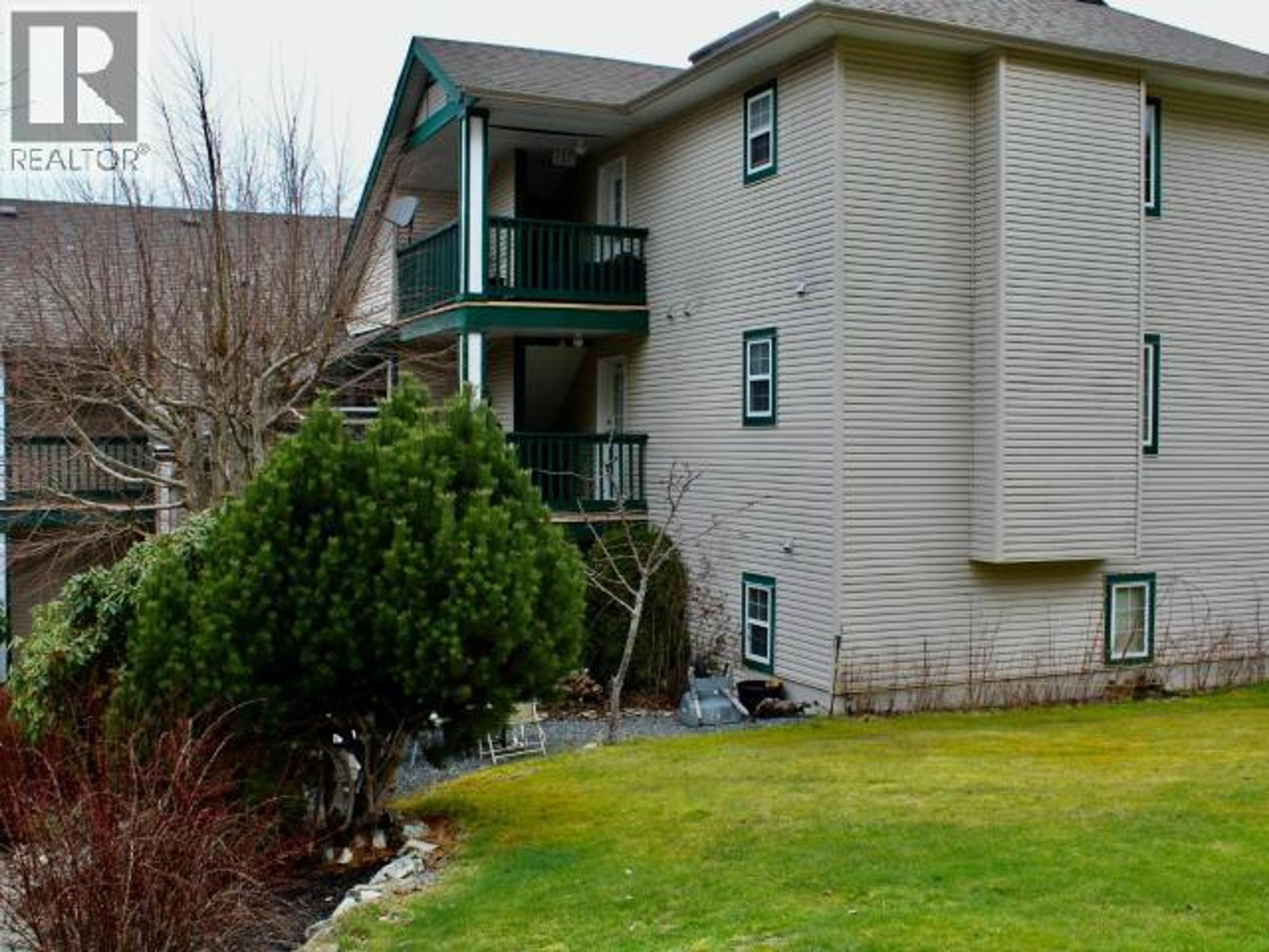 5701 WILLOW AVE, Powell River - Exteriors - Photo 7