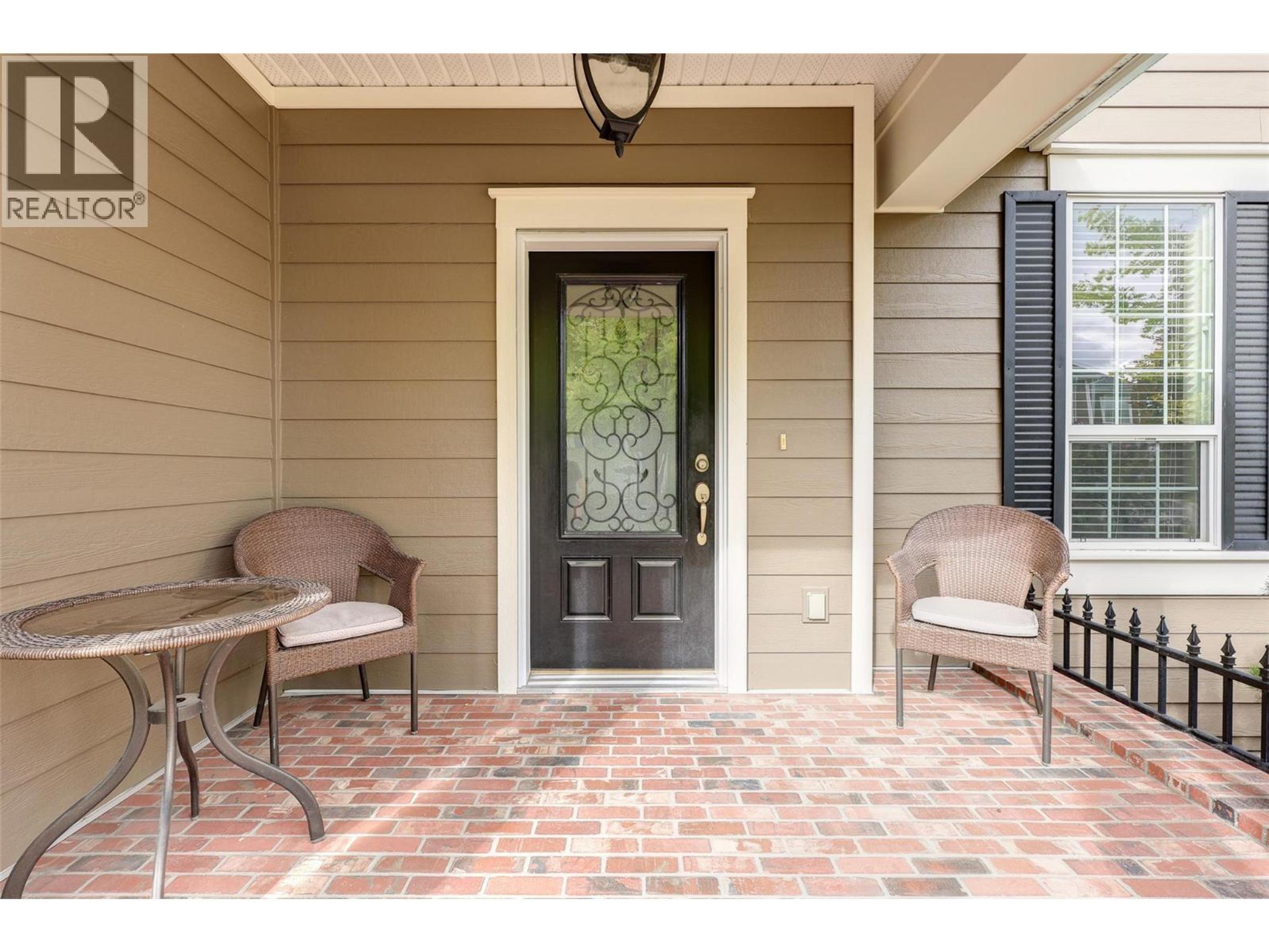 328 Providence Avenue, Kelowna - Exteriors - Photo 17