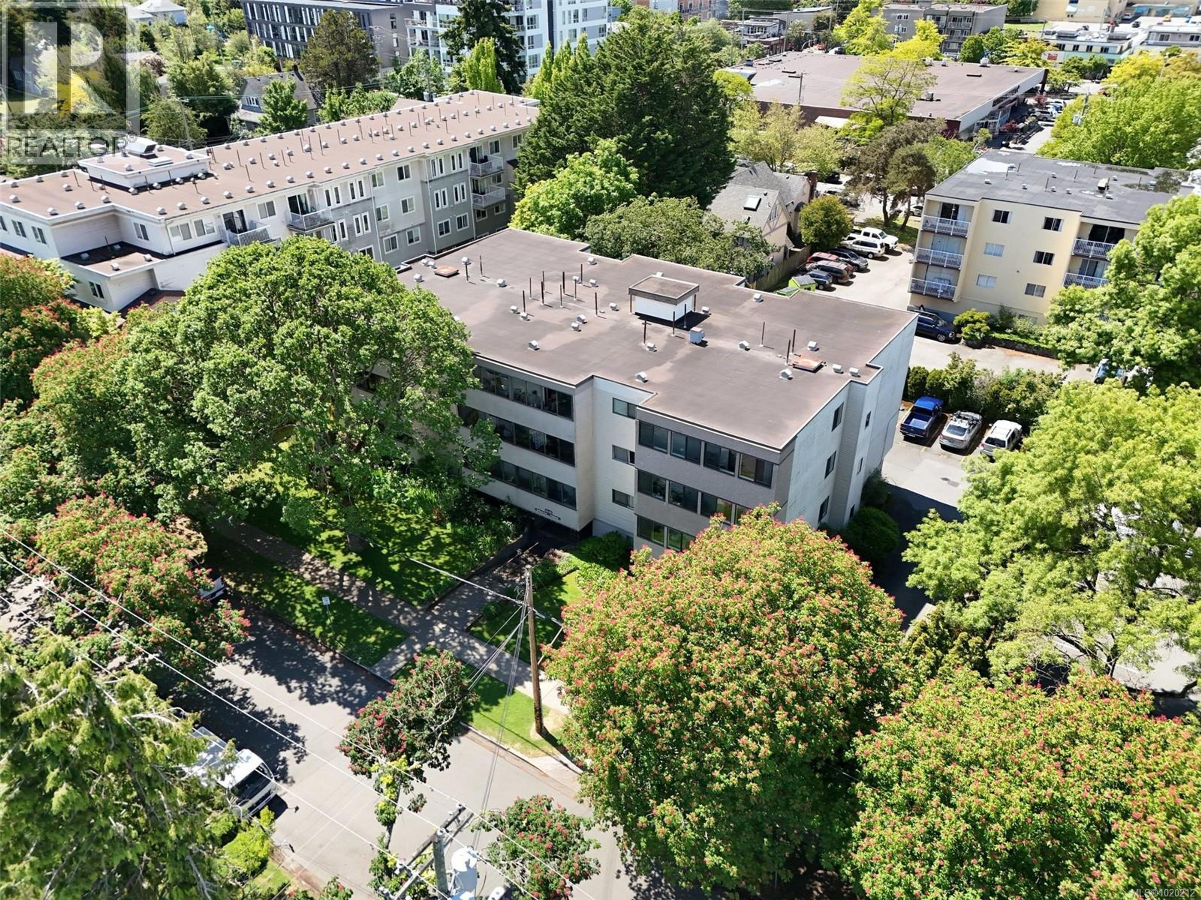 2610 Graham St, Victoria - Exteriors - Full Complex View, Drone/Aerial View - Photo 5