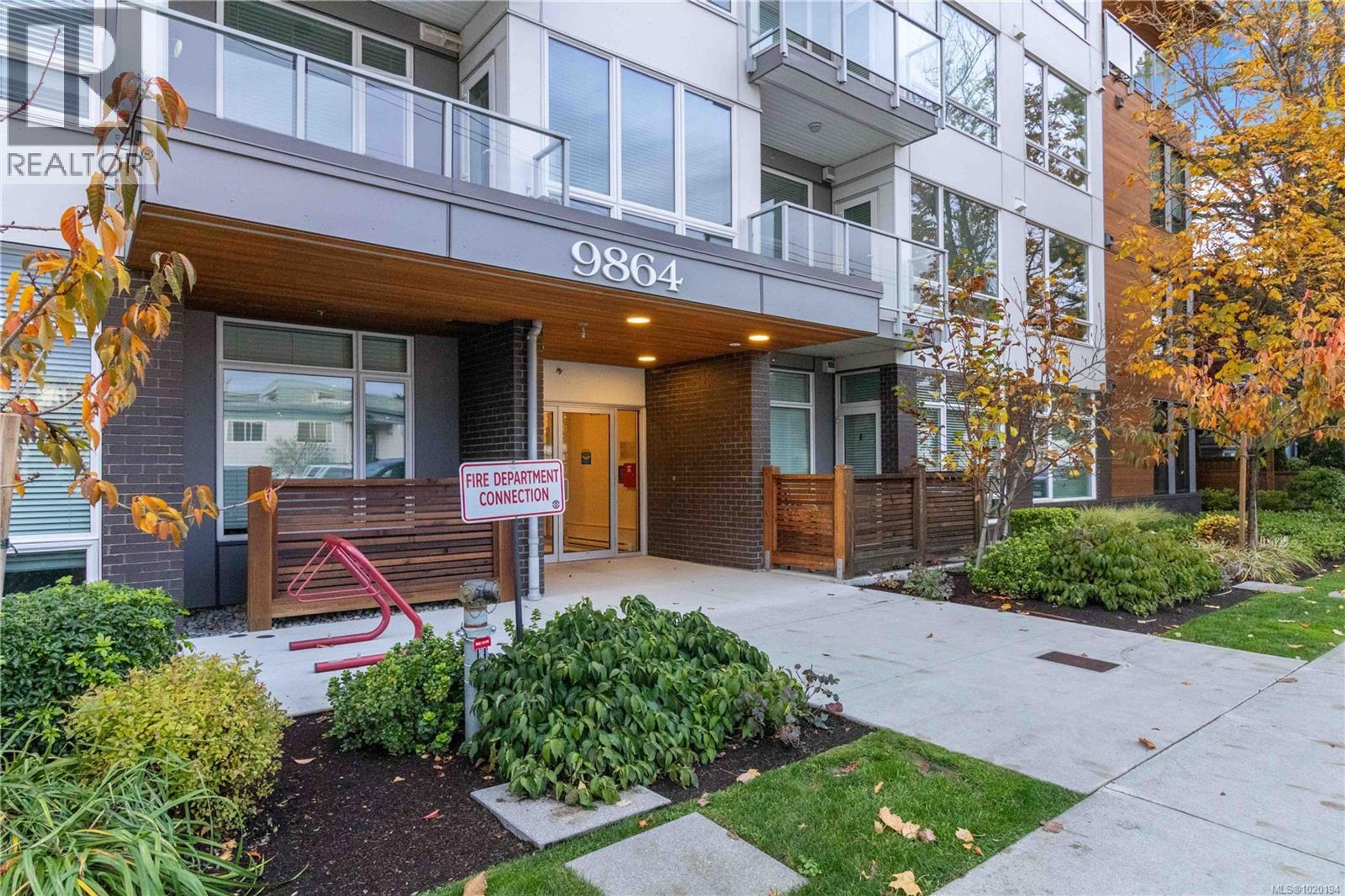 9864 Fourth St, Sidney - Exteriors - Photo 2