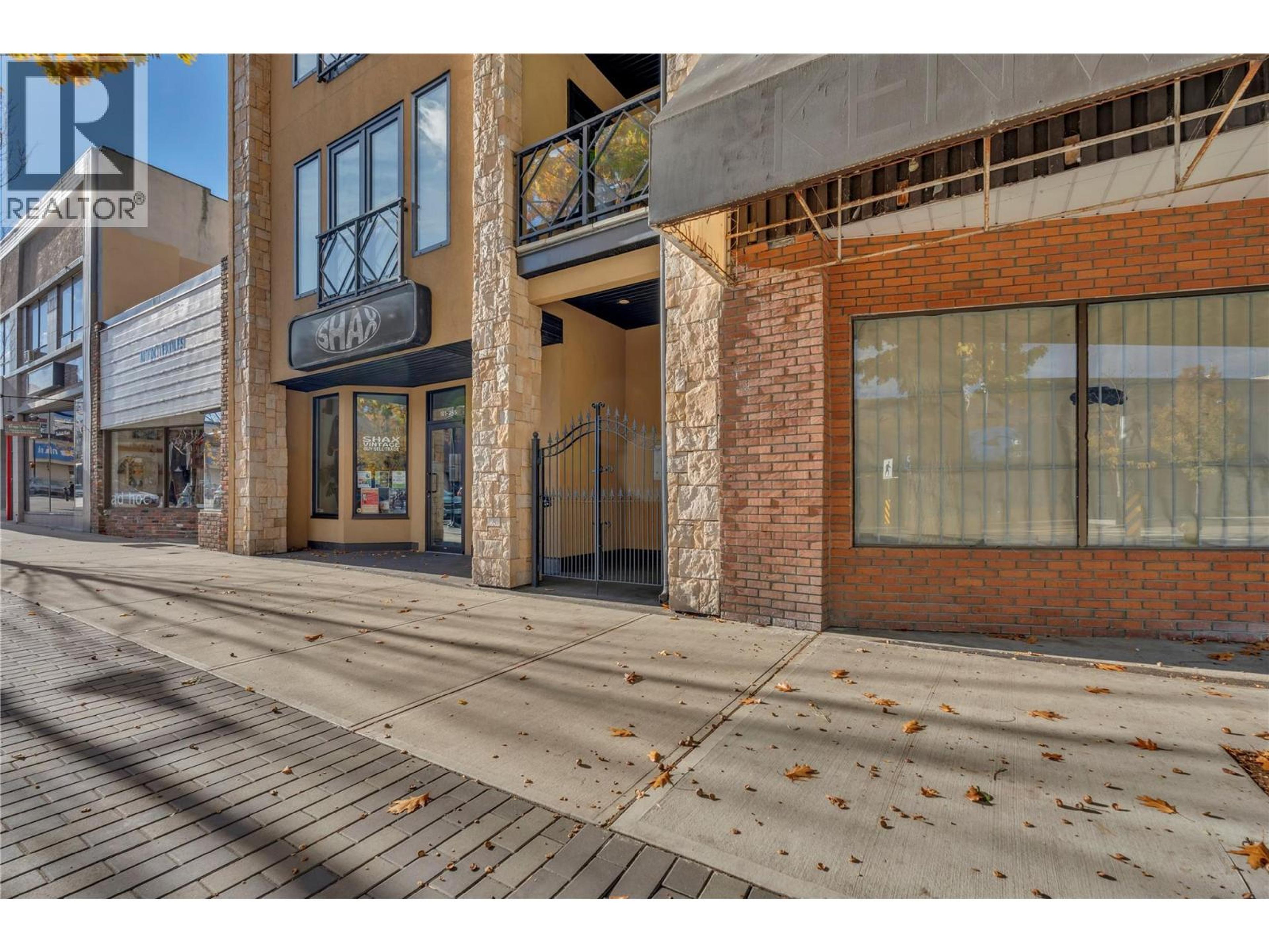 255 Main Street, Penticton - Exteriors - Photo 2