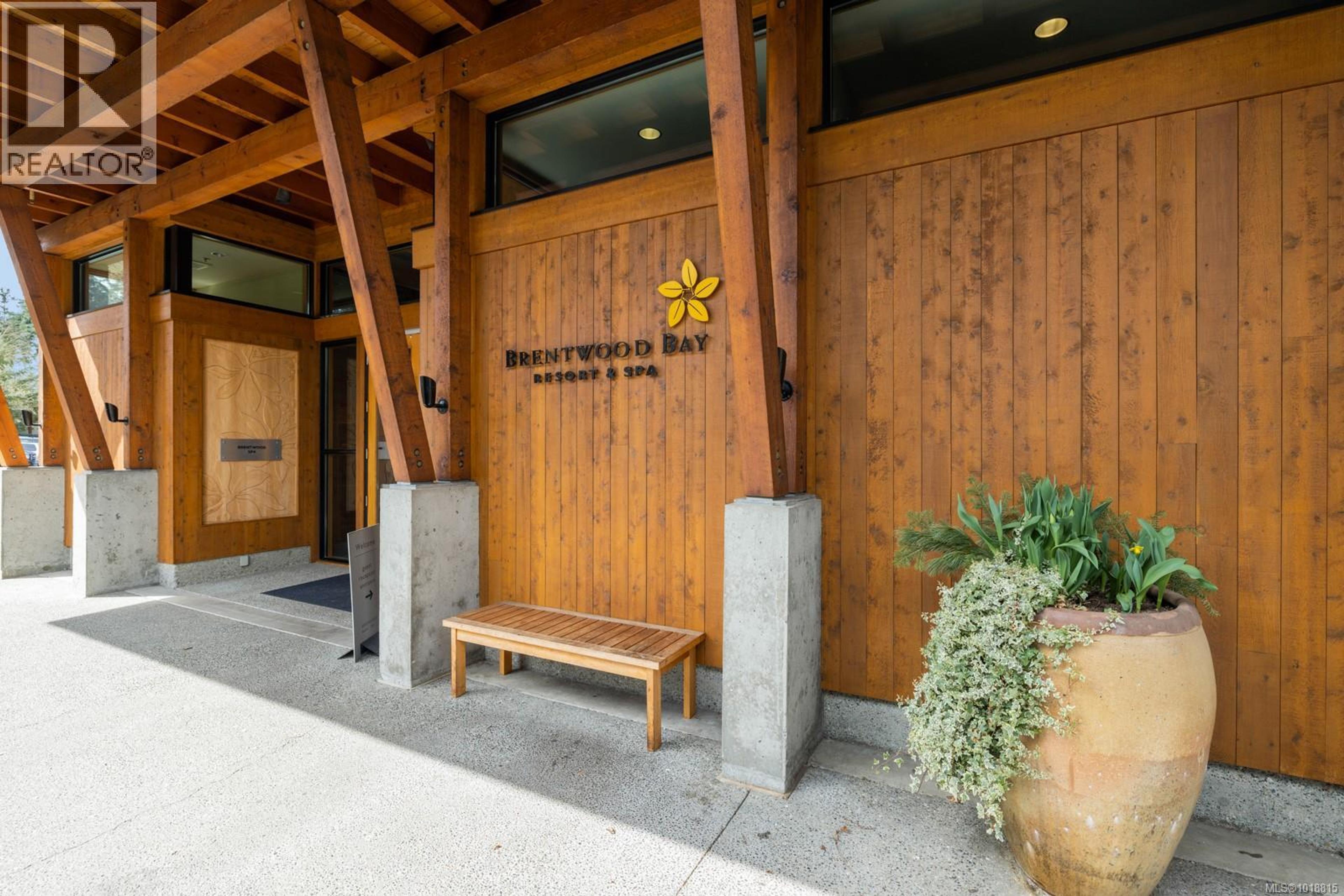 7070 West Saanich Rd, Central Saanich - Exteriors - Photo 6