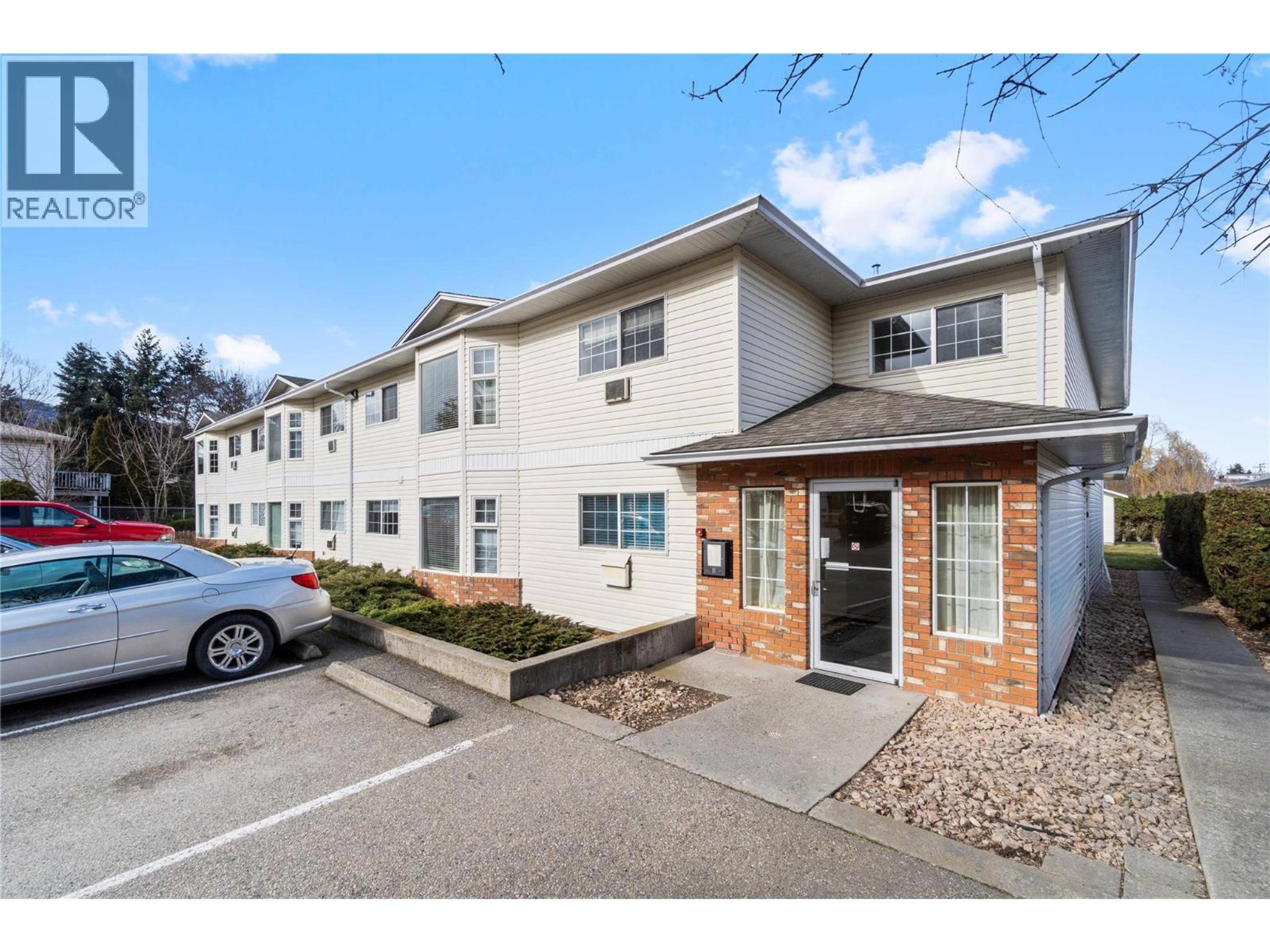 2820 Wolfenden Terrace, Armstrong - Exteriors - Photo 2