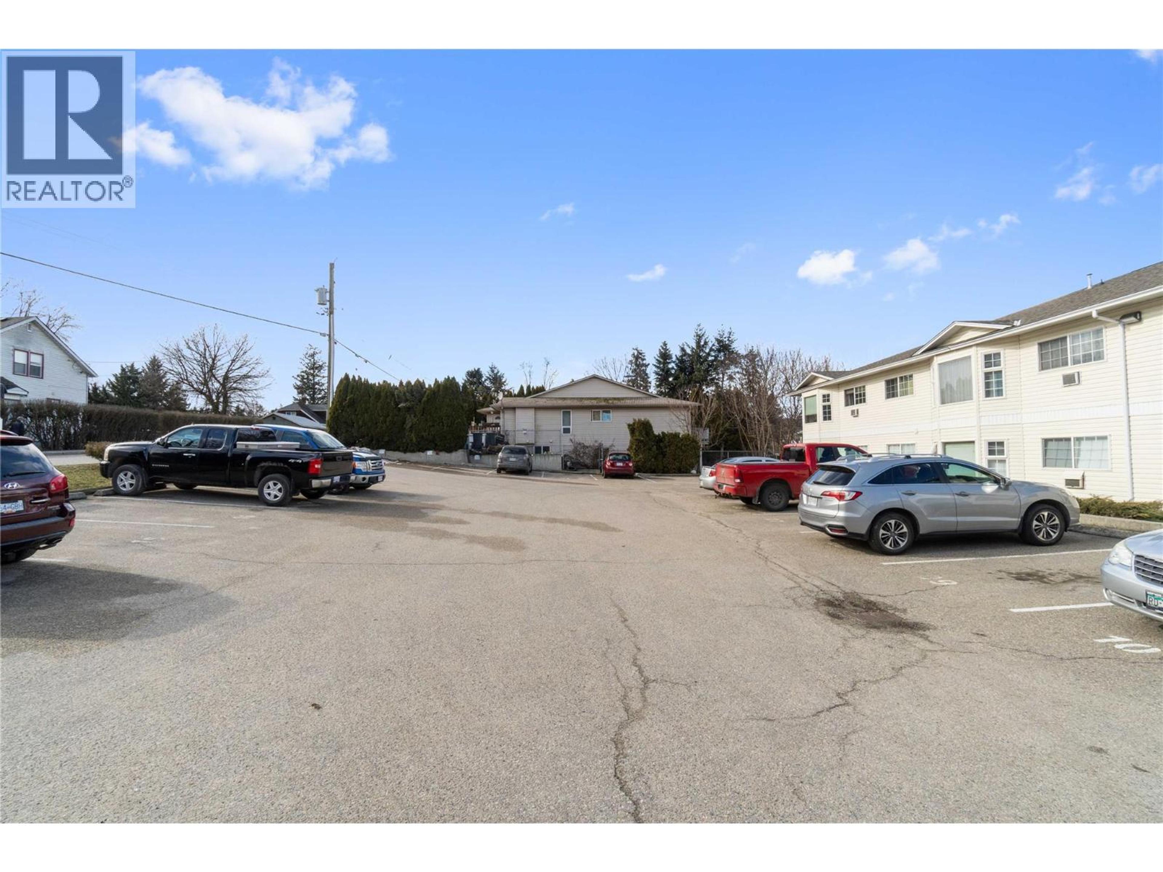 2820 Wolfenden Terrace, Armstrong - Exteriors - Full Complex View - Photo 4