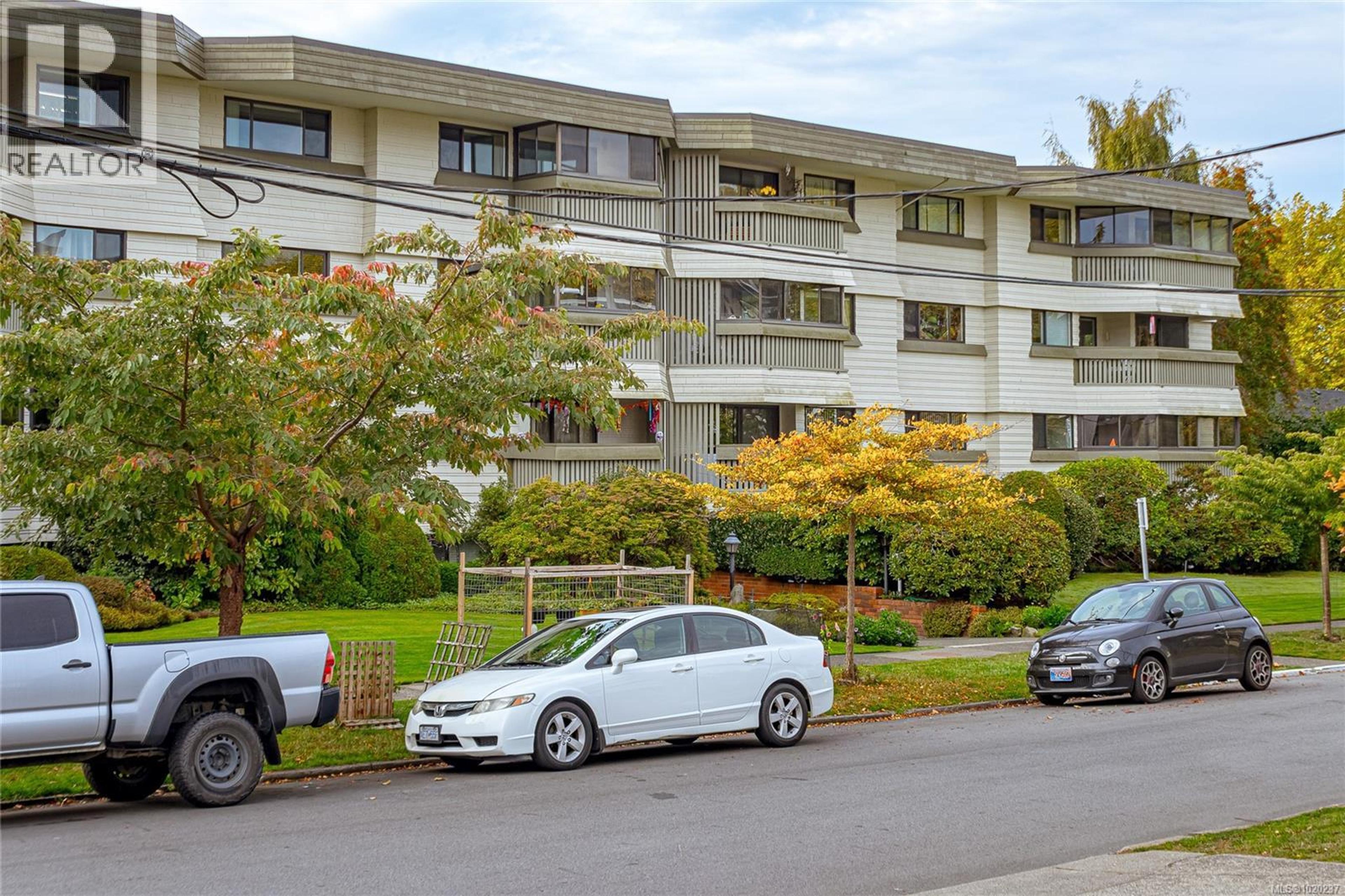 1145 Hilda St, Victoria - Exteriors - Photo 3