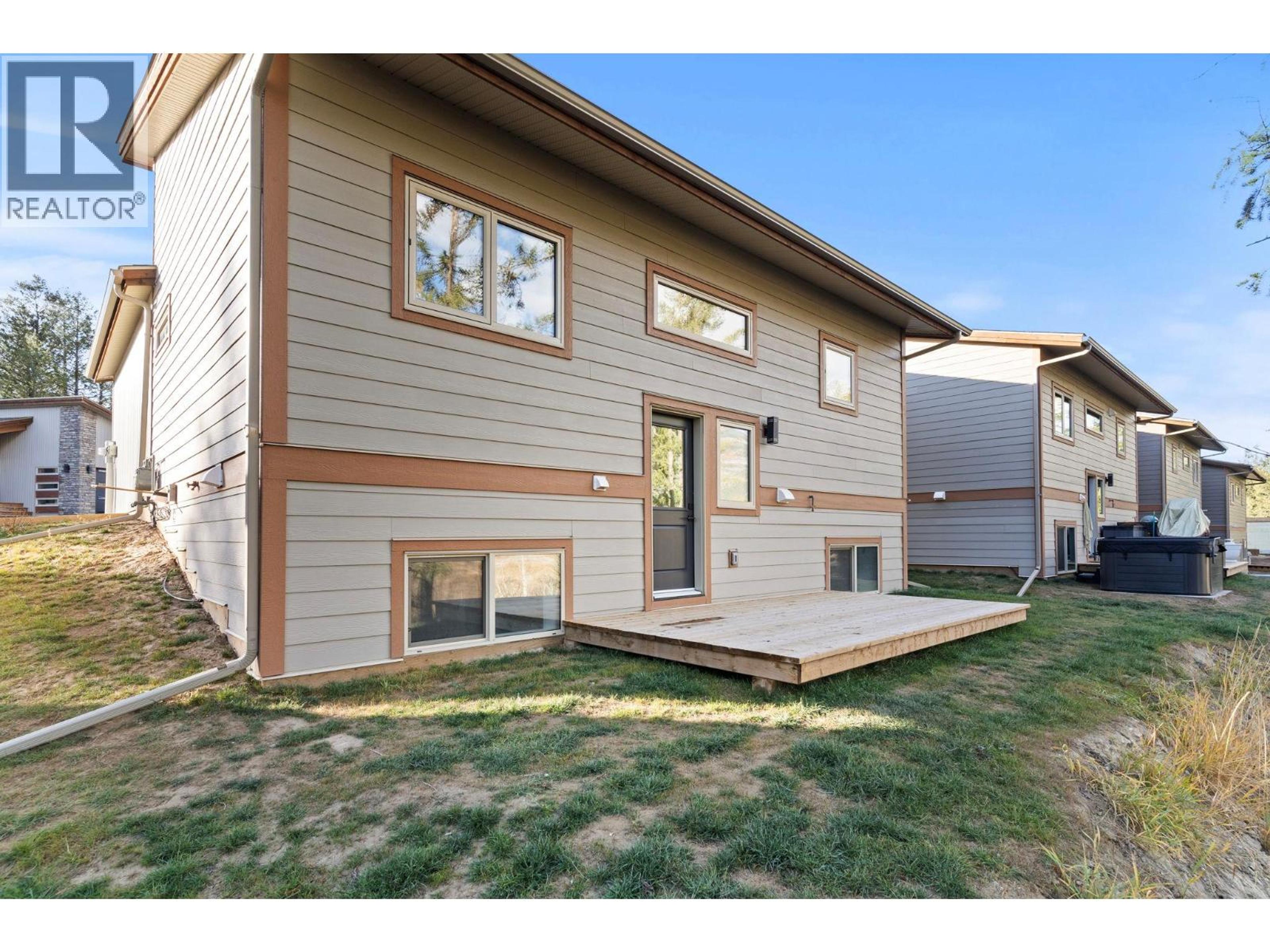 4926 Timber Ridge Road, Windermere - Exteriors - Photo 2