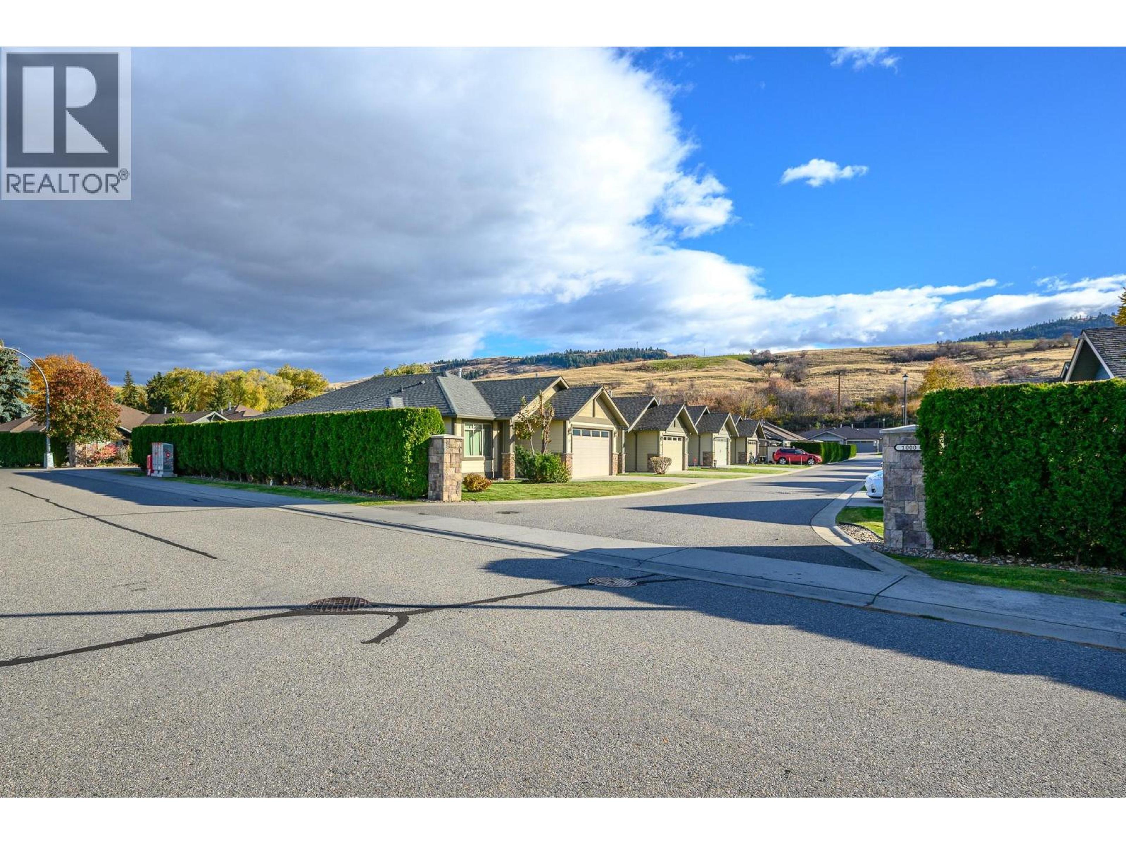 1000 Snowberry Road, Vernon - Exteriors - Full Complex View - Photo 3