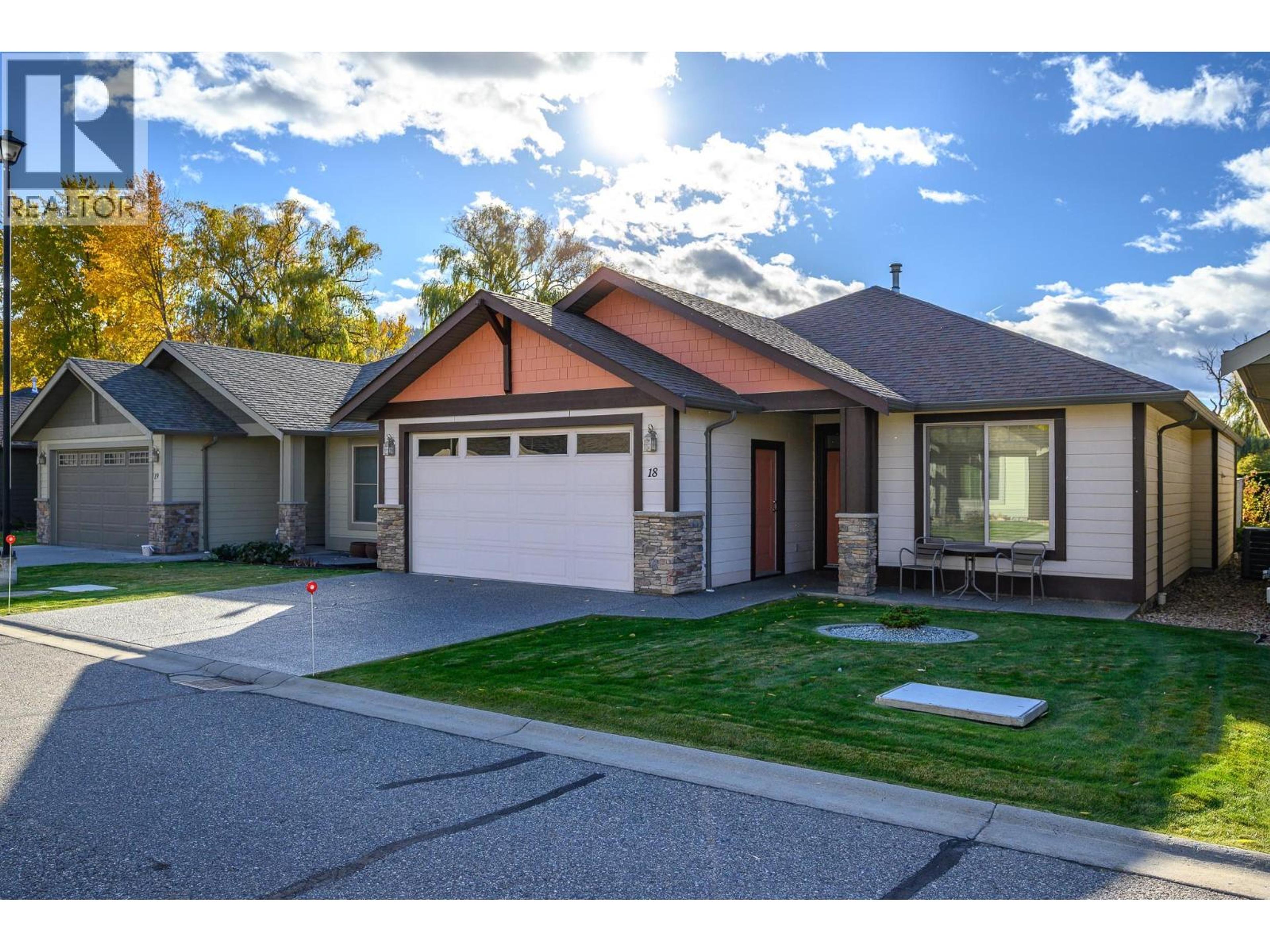 1000 Snowberry Road, Vernon - Exteriors - Photo 8