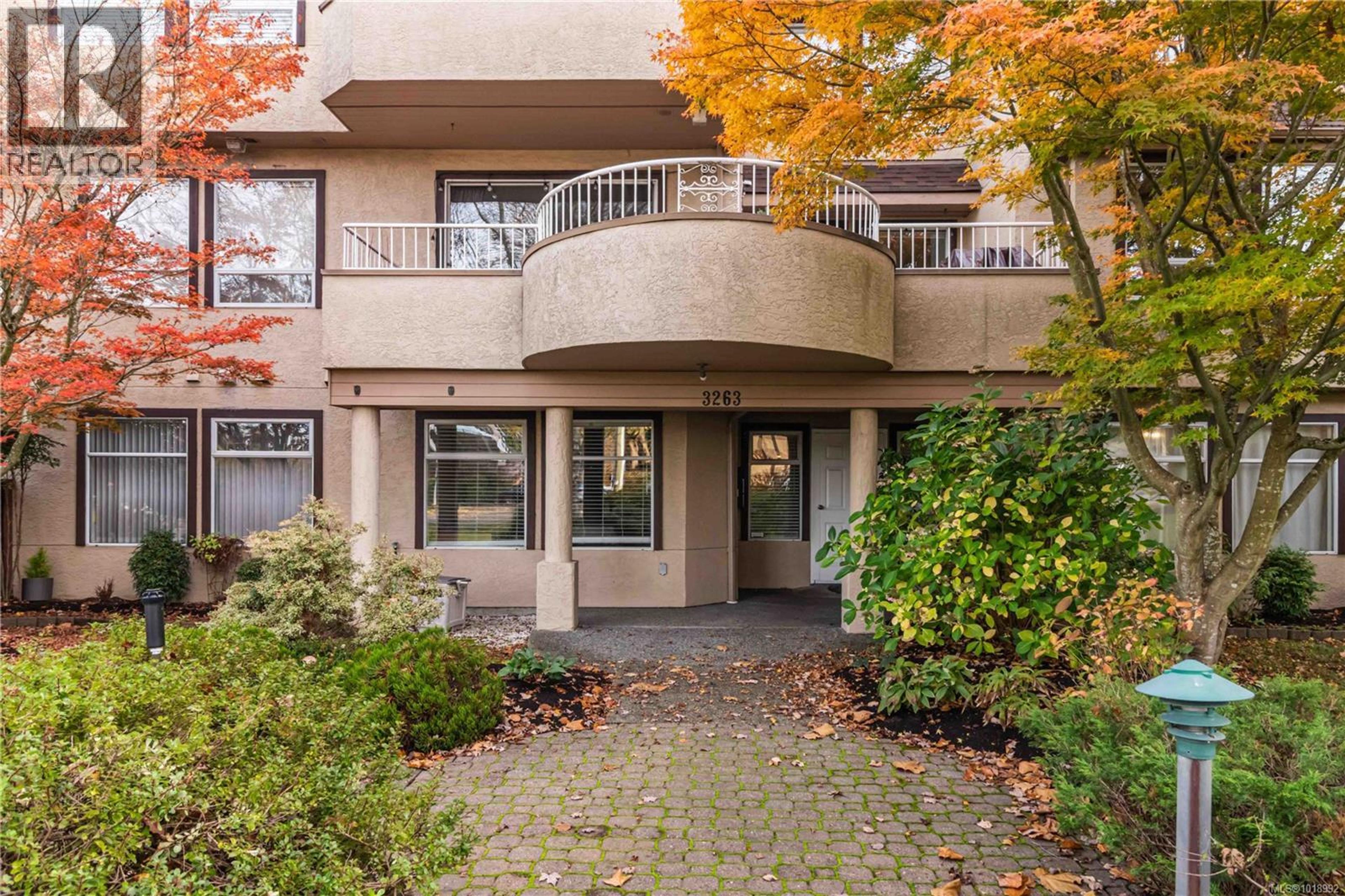 3263 Alder St, Victoria - Exteriors - Photo 4