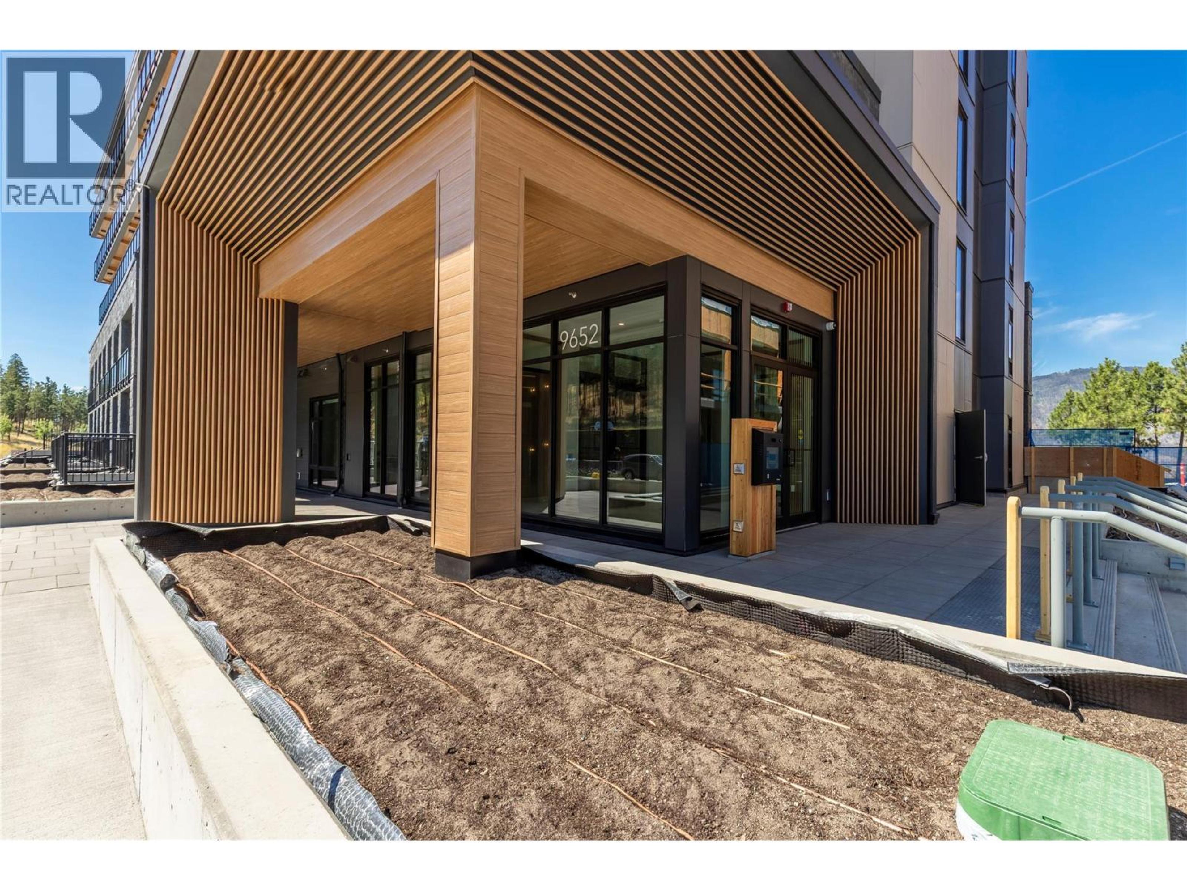 9652 Benchland Drive, Lake Country - Exteriors - Photo 1