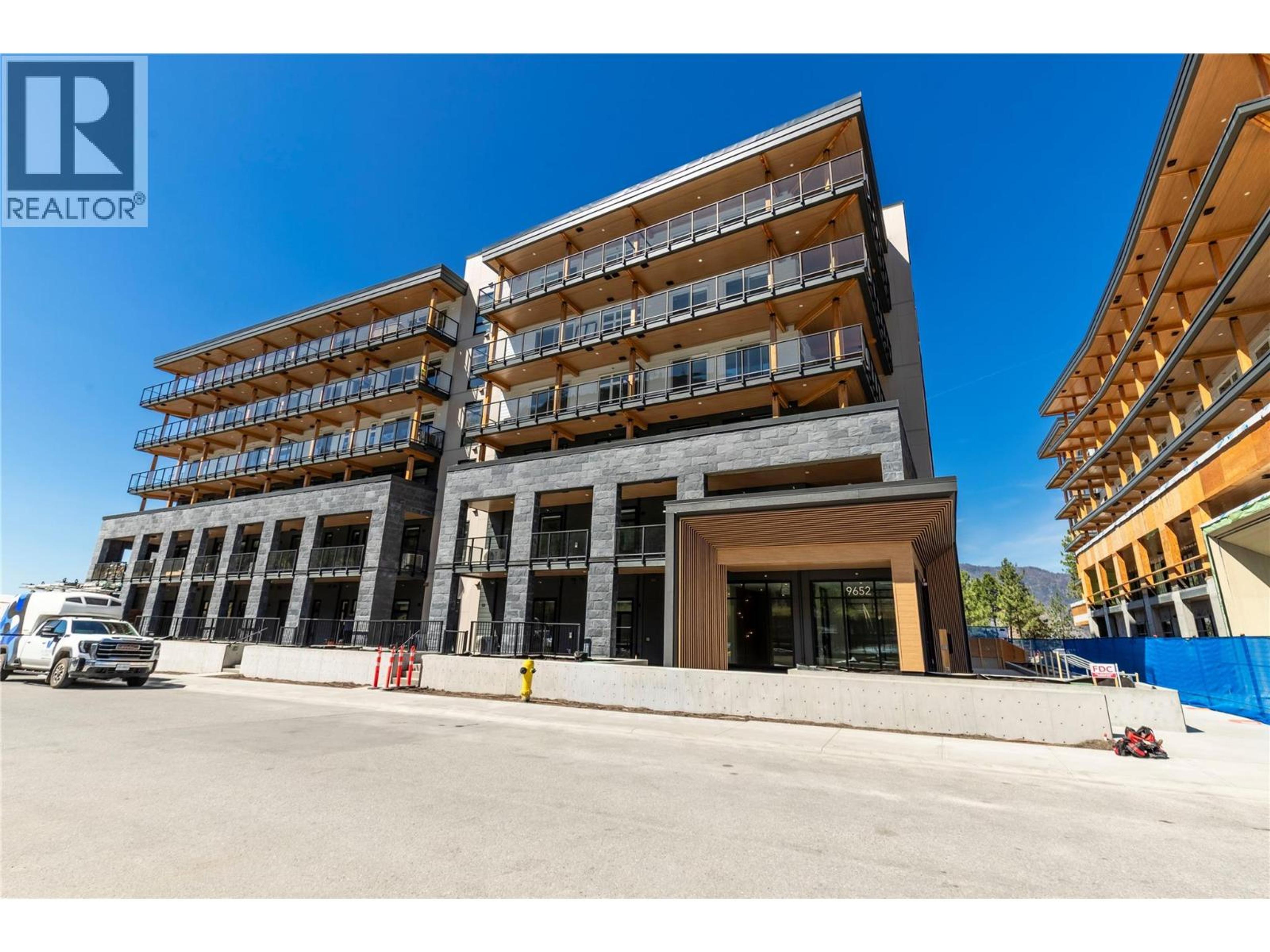 9652 Benchland Drive, Lake Country - Exteriors - Full Complex View - Photo 4