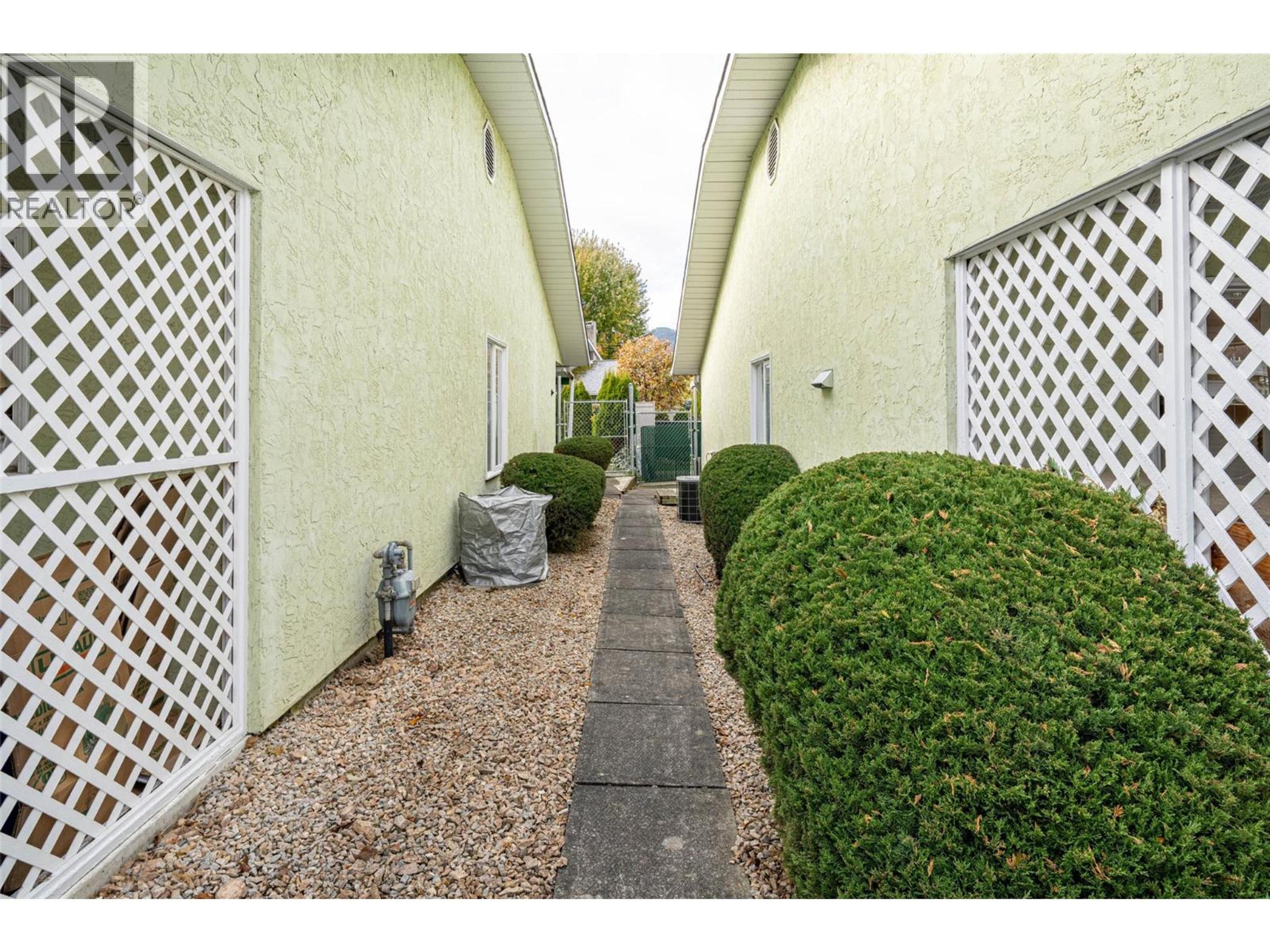 2180 Fletcher Street, Armstrong - Exteriors - Photo 4