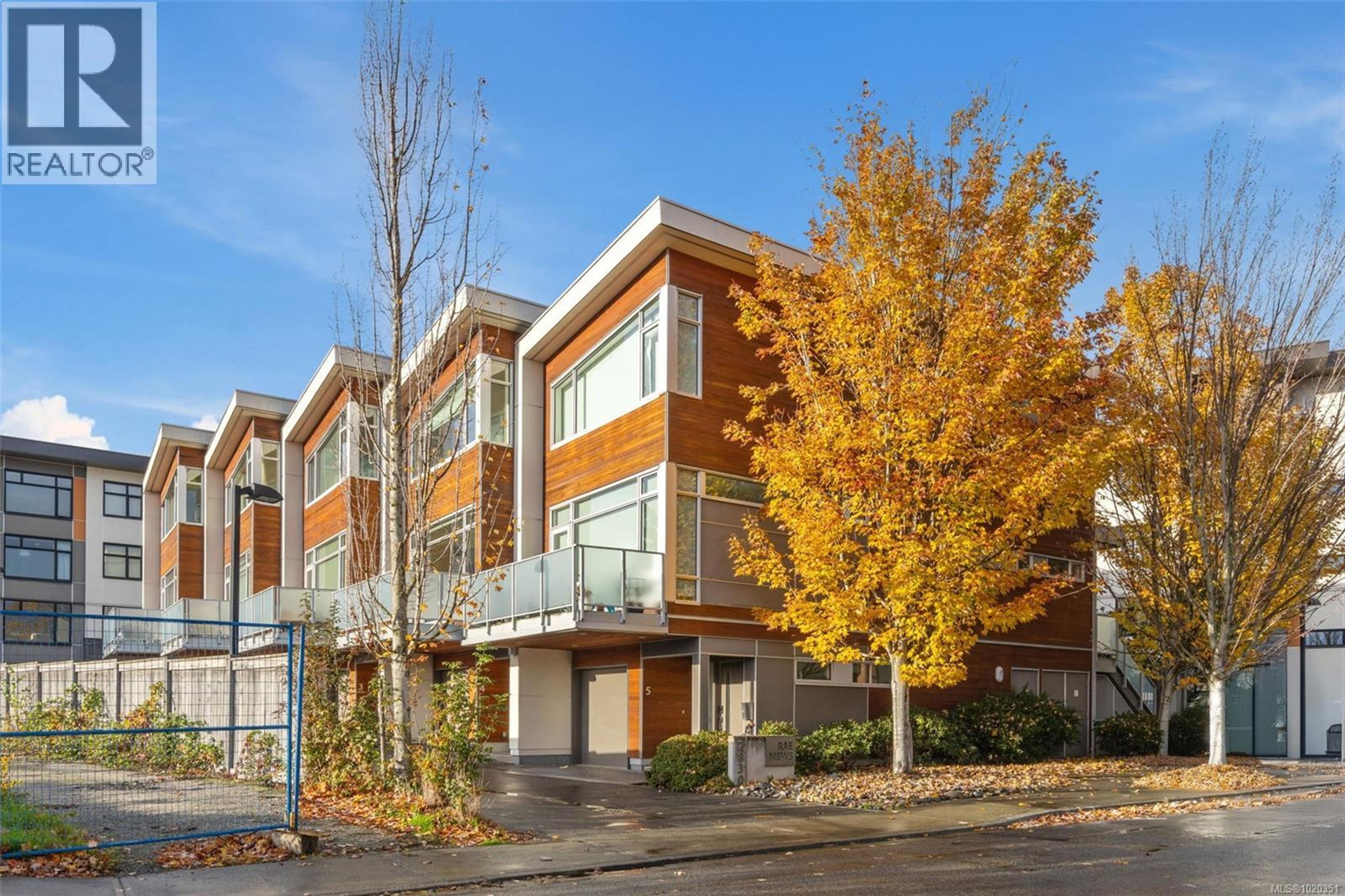 2830 Irma St, Victoria - Exteriors - Full Complex View - Photo 1