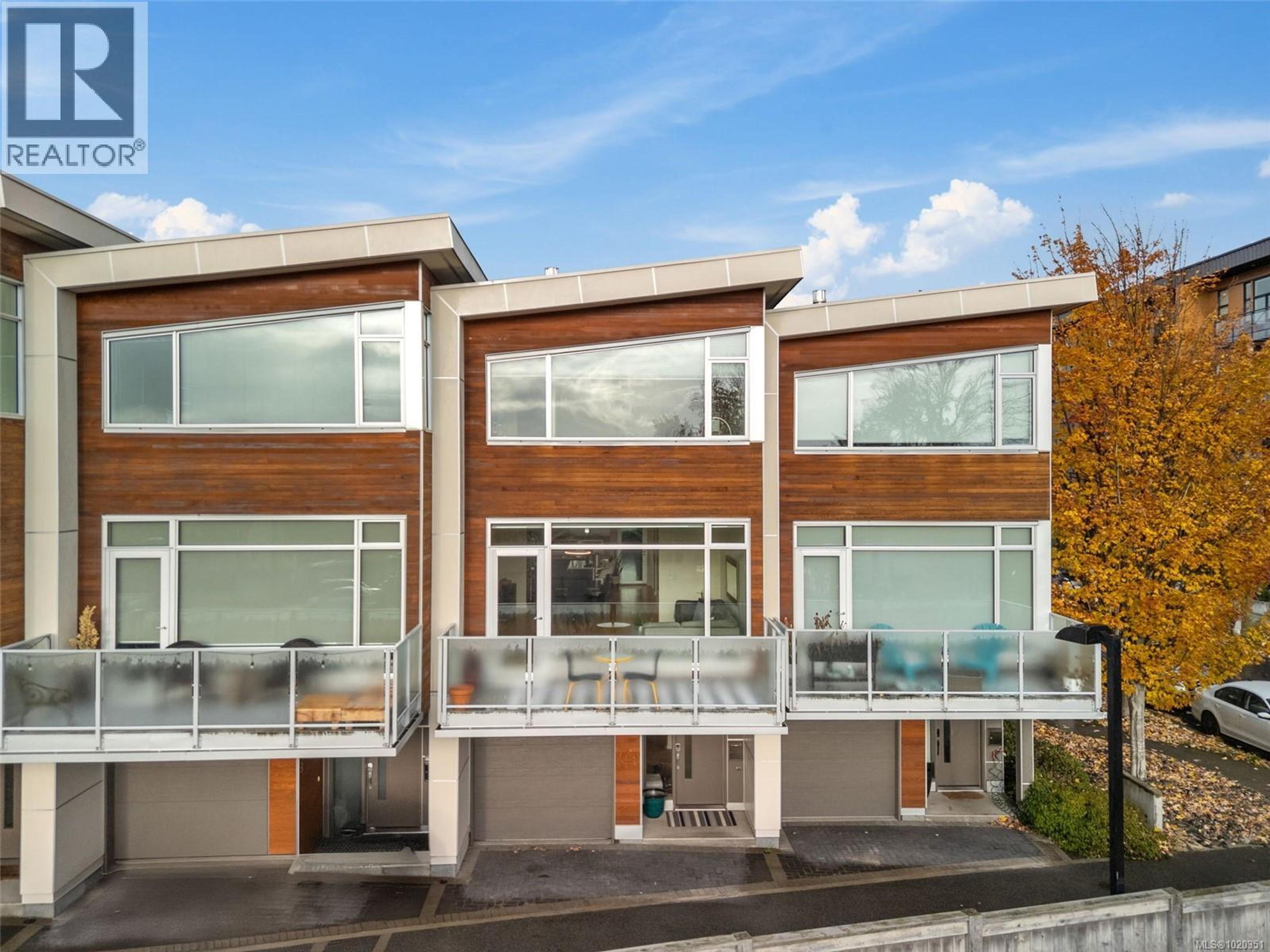 2830 Irma St, Victoria - Exteriors - Full Complex View - Photo 5