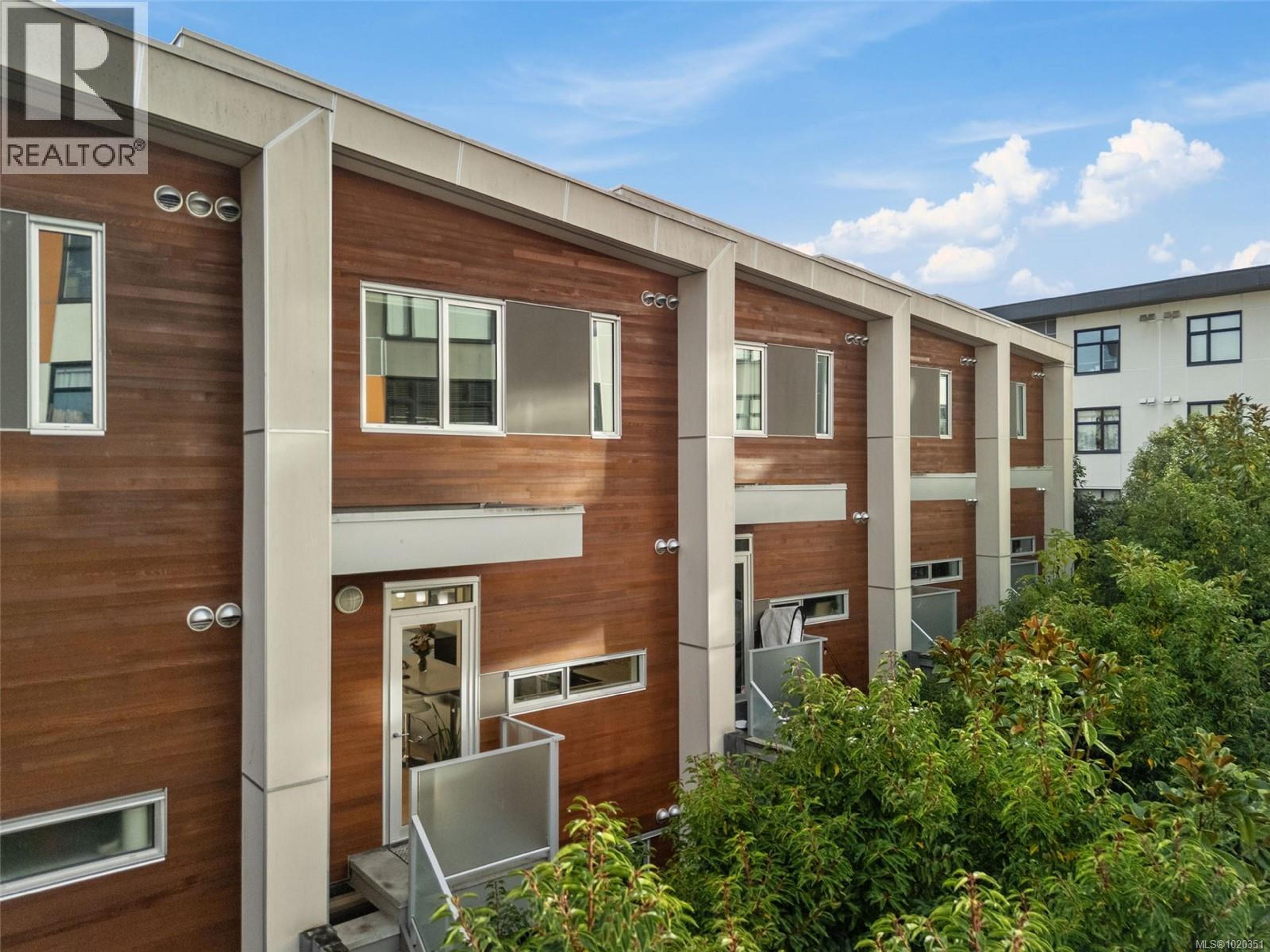 2830 Irma St, Victoria - Exteriors - Full Complex View - Photo 6