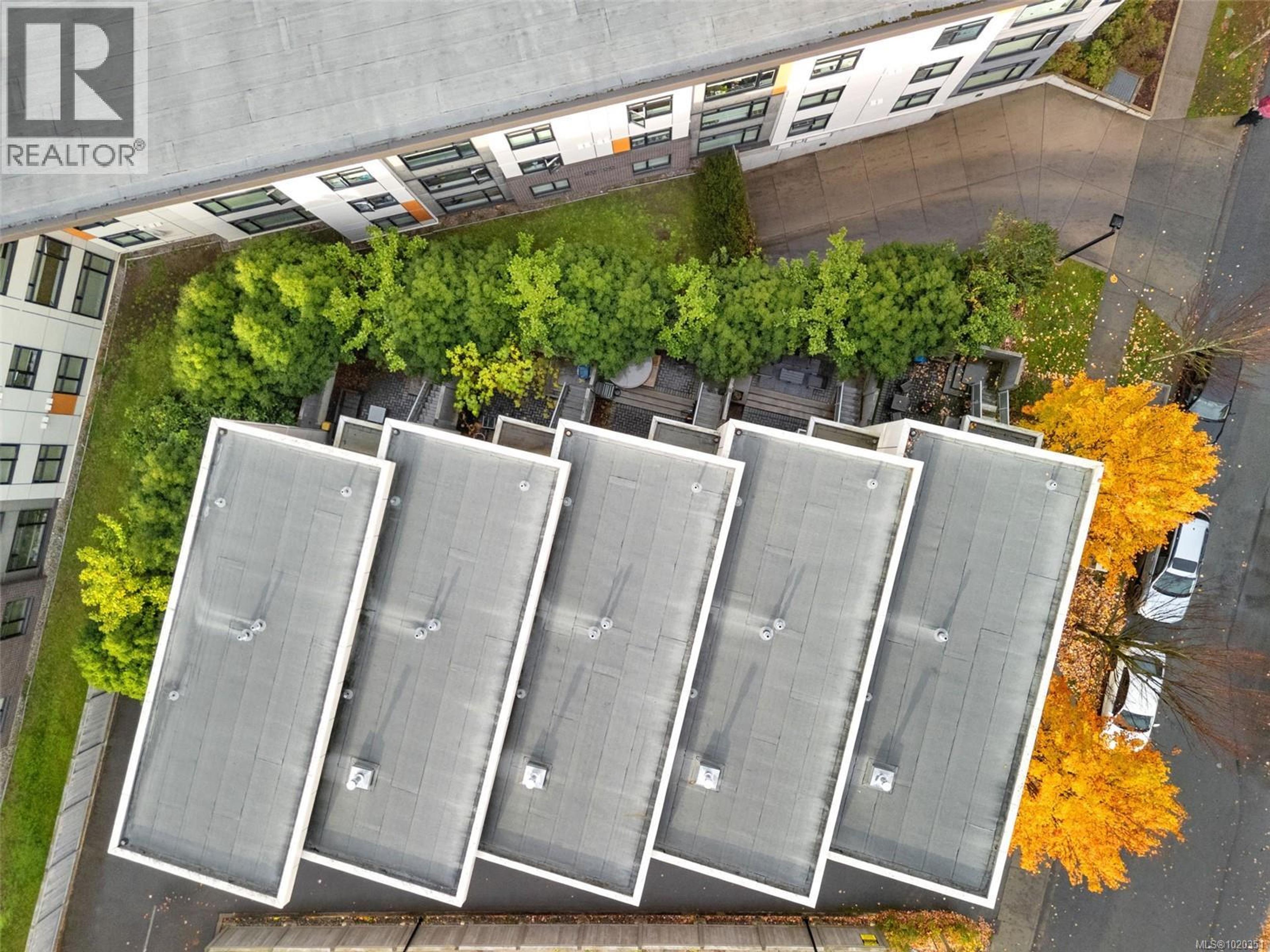 2830 Irma St, Victoria - Exteriors - Full Complex View, Drone/Aerial View - Photo 7