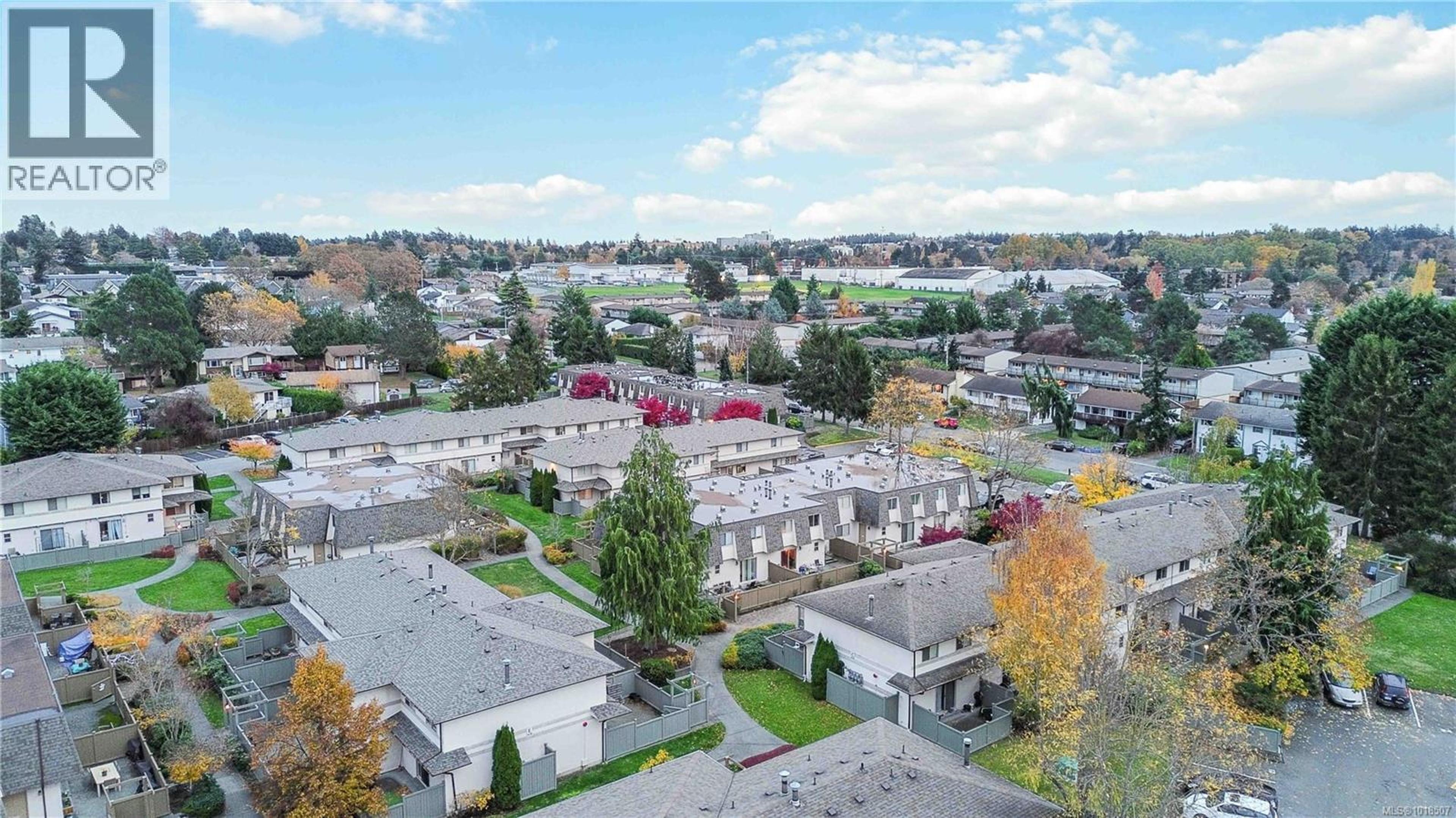 4061 Larchwood Dr, Saanich - Exteriors - Full Complex View, Drone/Aerial View - Photo 6