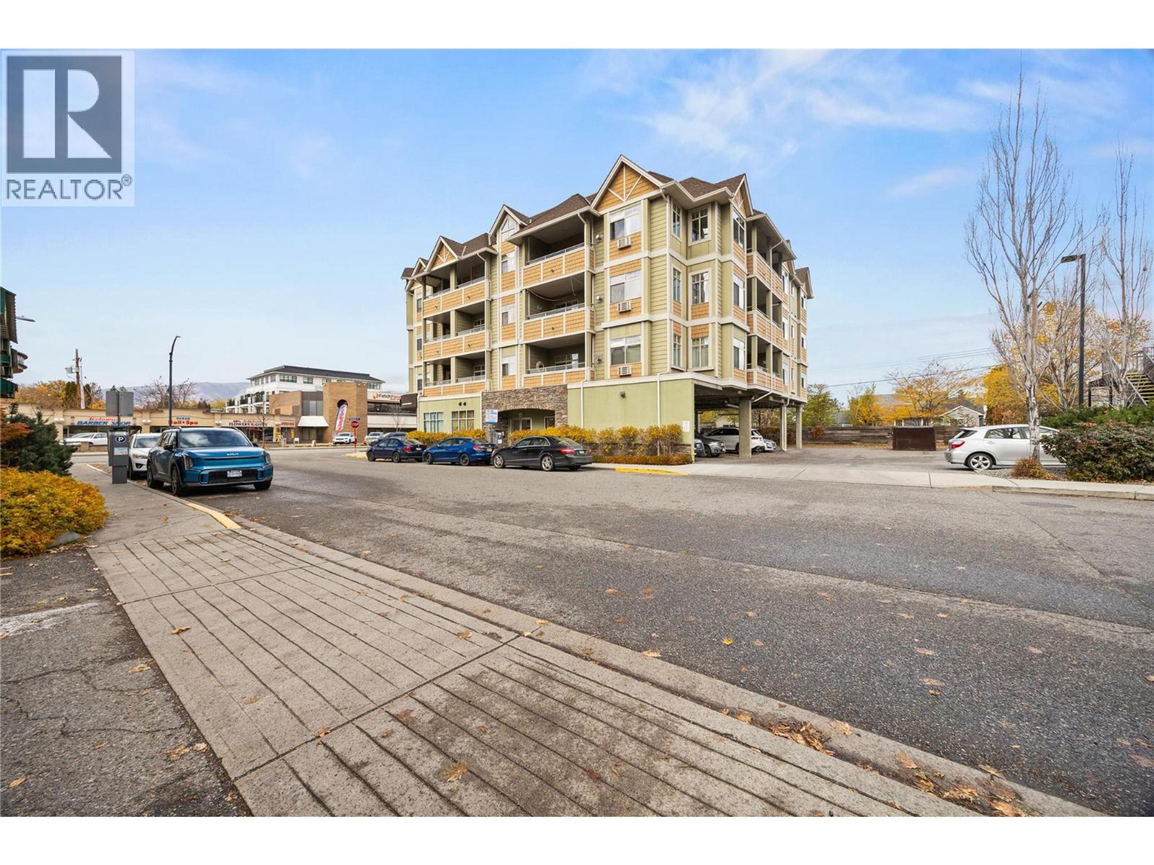 538 McKay Avenue, Kelowna - Exteriors - Photo 2