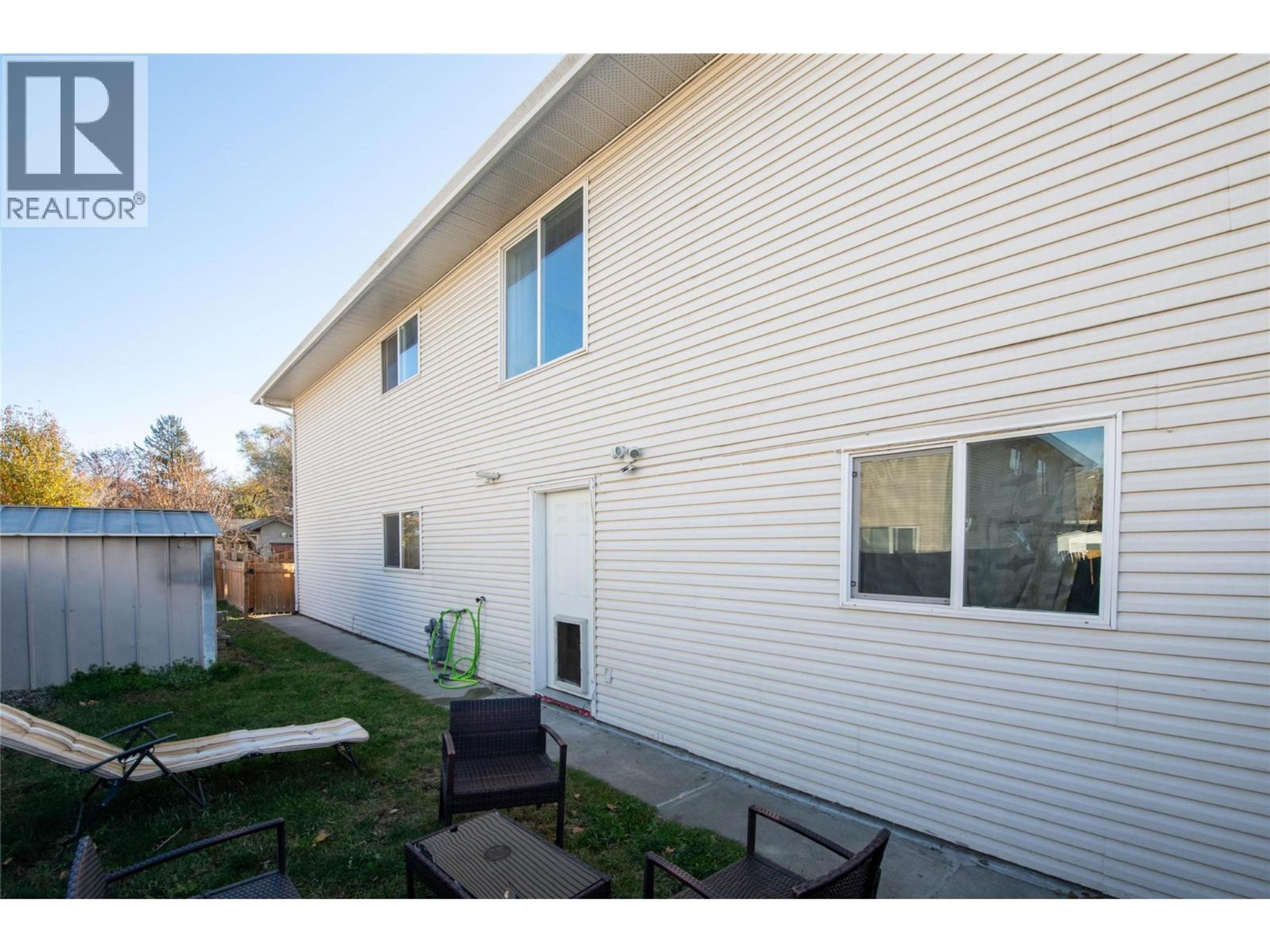 883 EVERGREEN Place, Kamloops - Exteriors - Photo 3