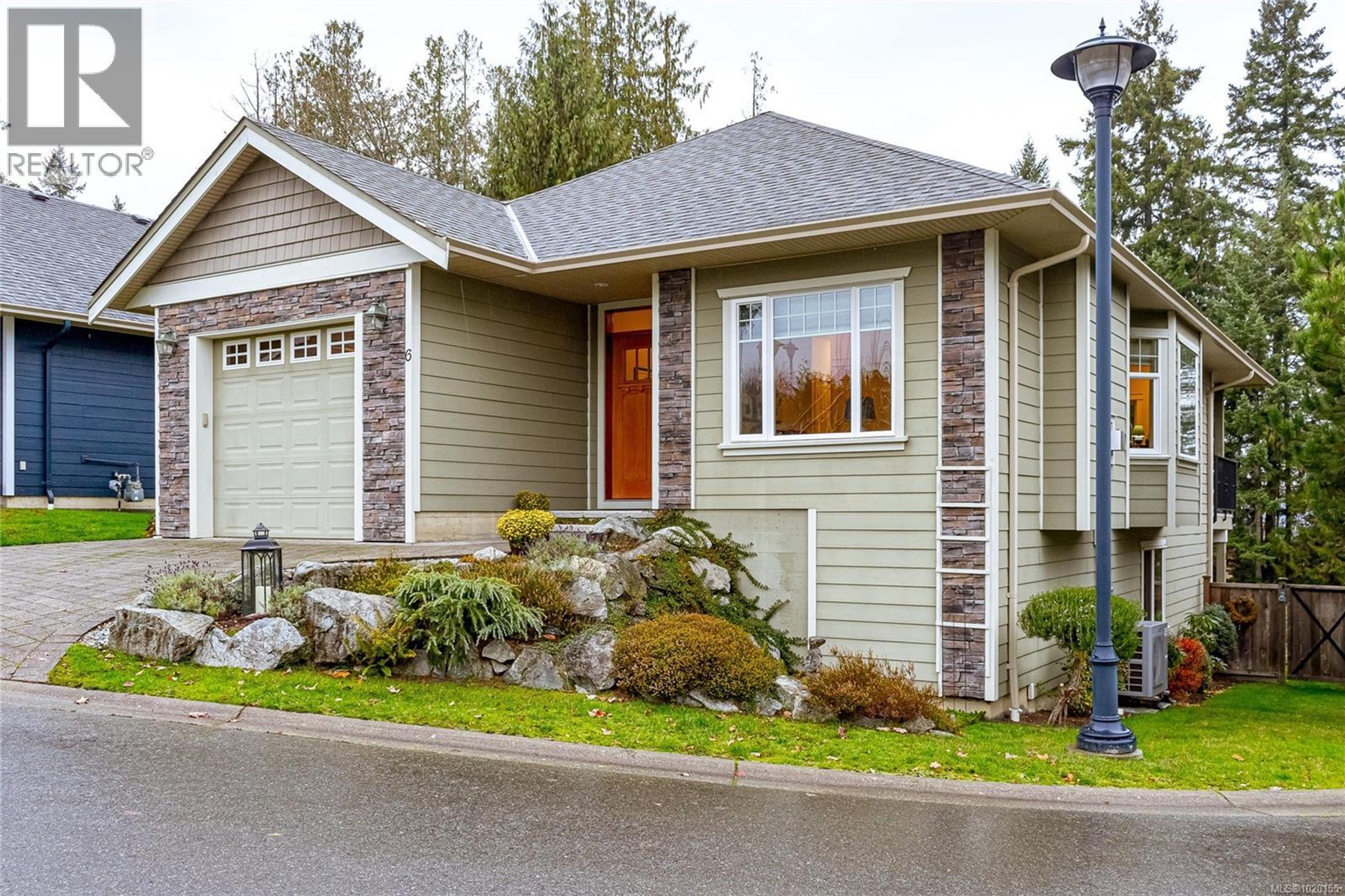 5315 Miller Rd, Duncan - Exteriors - Photo 3