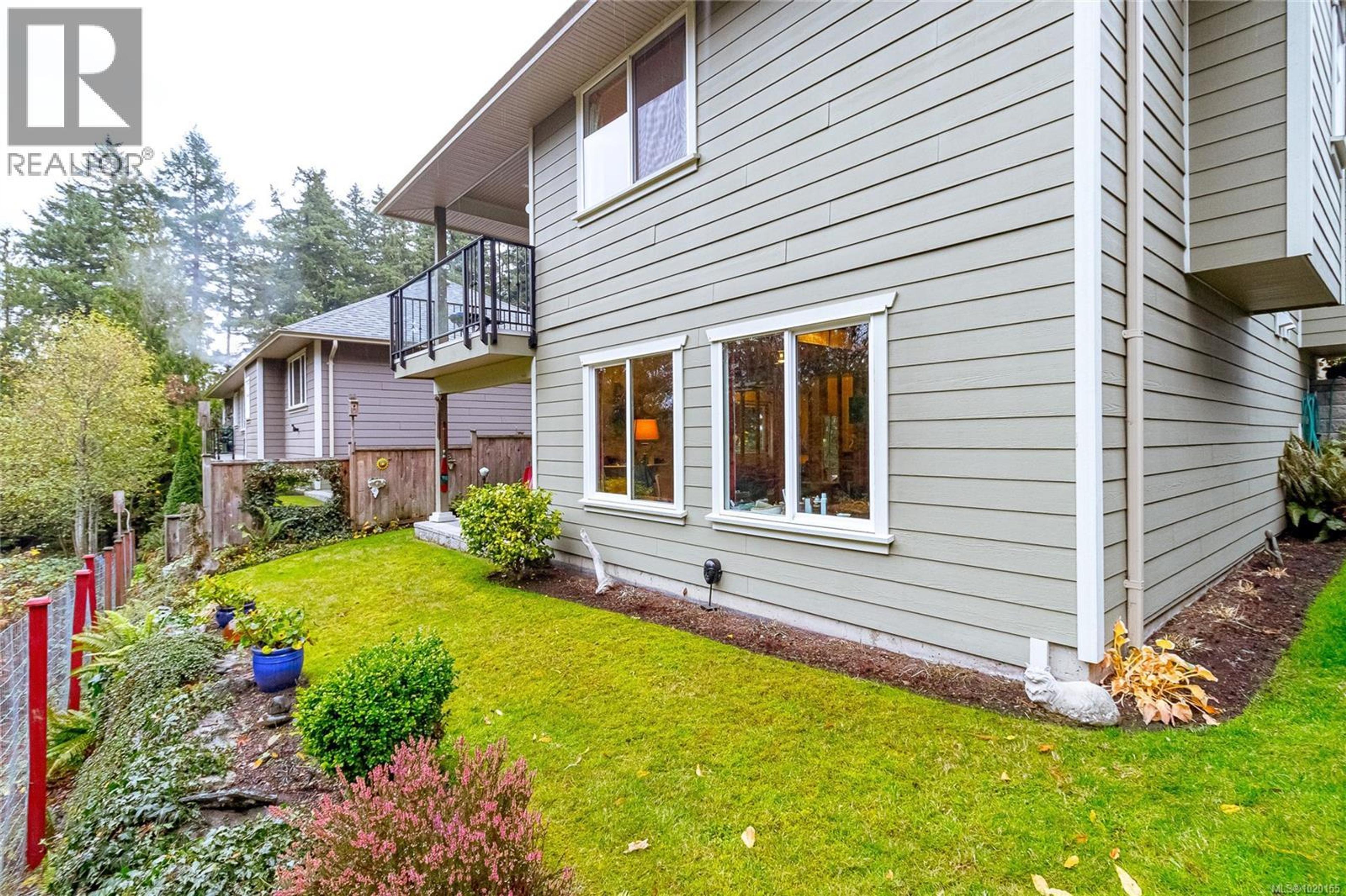 5315 Miller Rd, Duncan - Exteriors - Photo 6