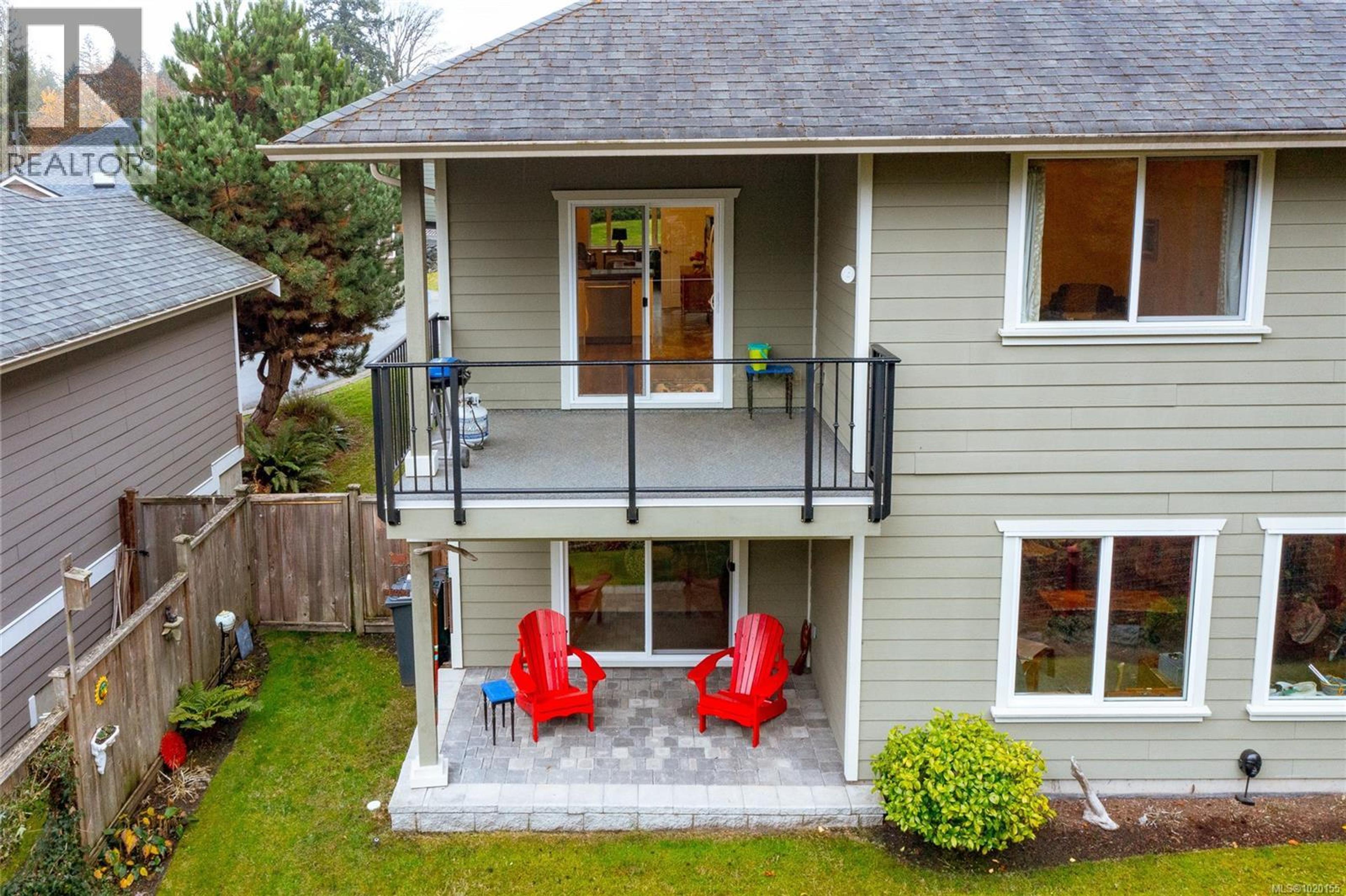 5315 Miller Rd, Duncan - Exteriors - Photo 9