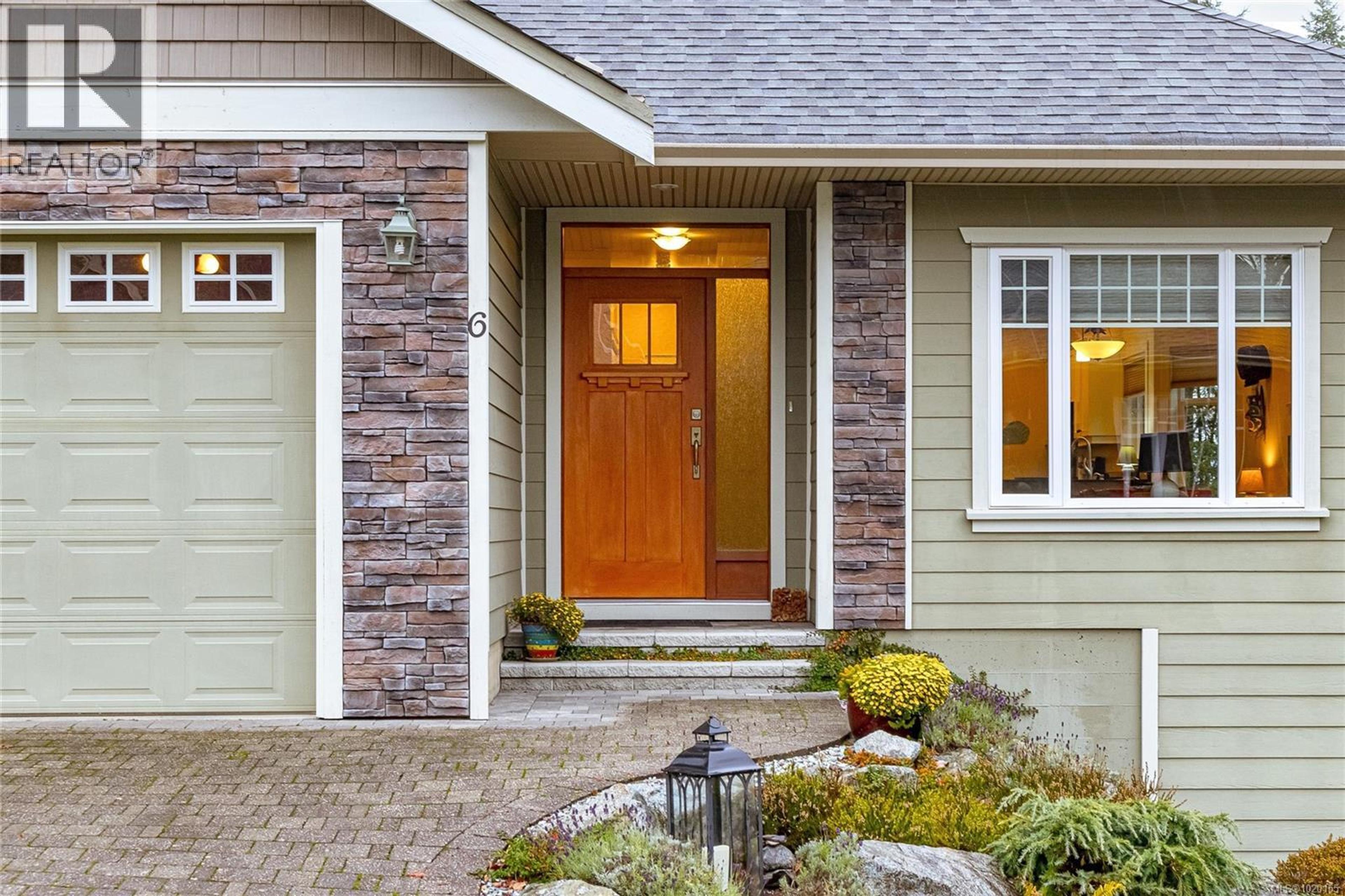 5315 Miller Rd, Duncan - Exteriors - Photo 17