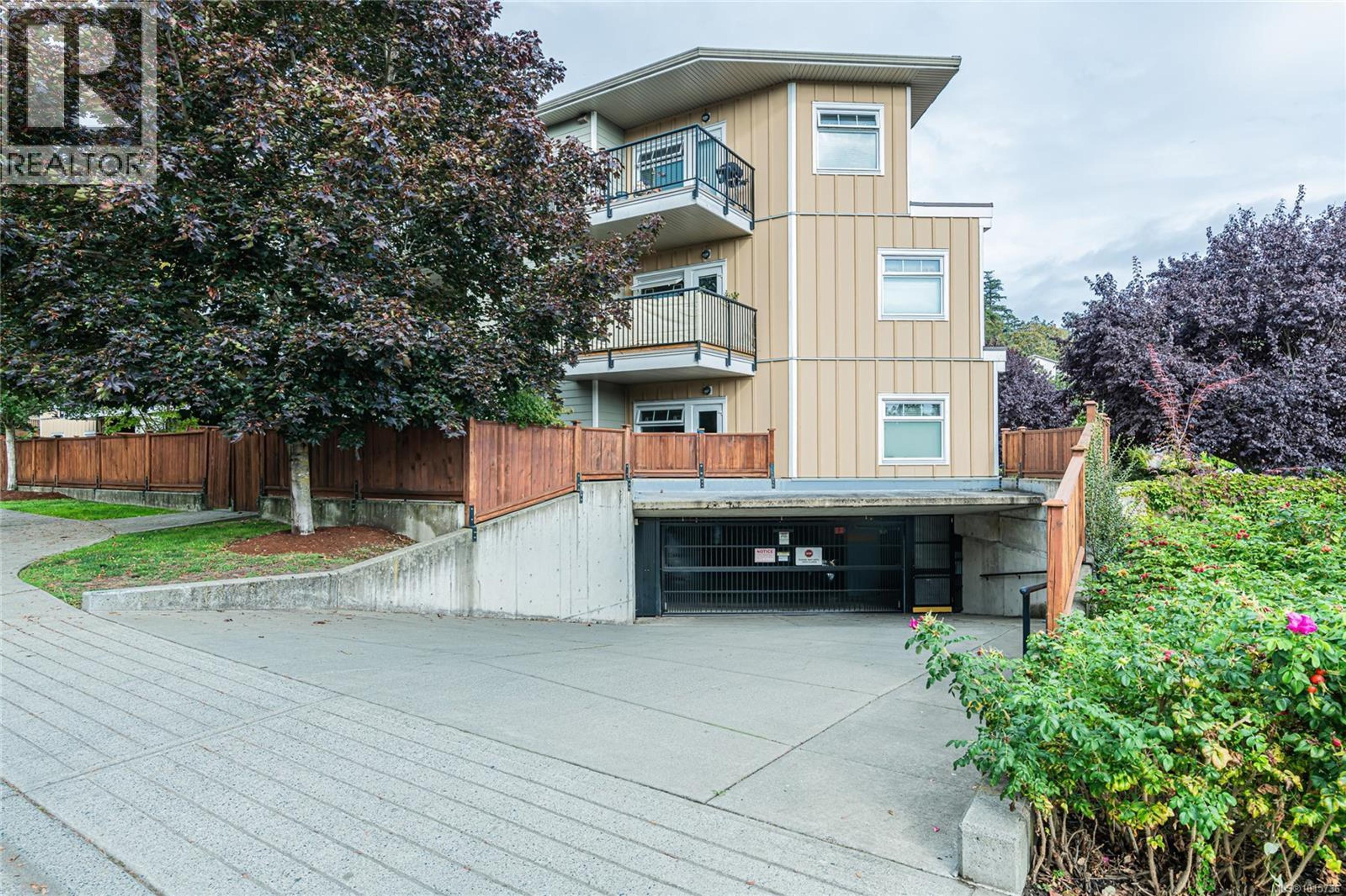 21 Conard St, View Royal - Exteriors - Photo 2