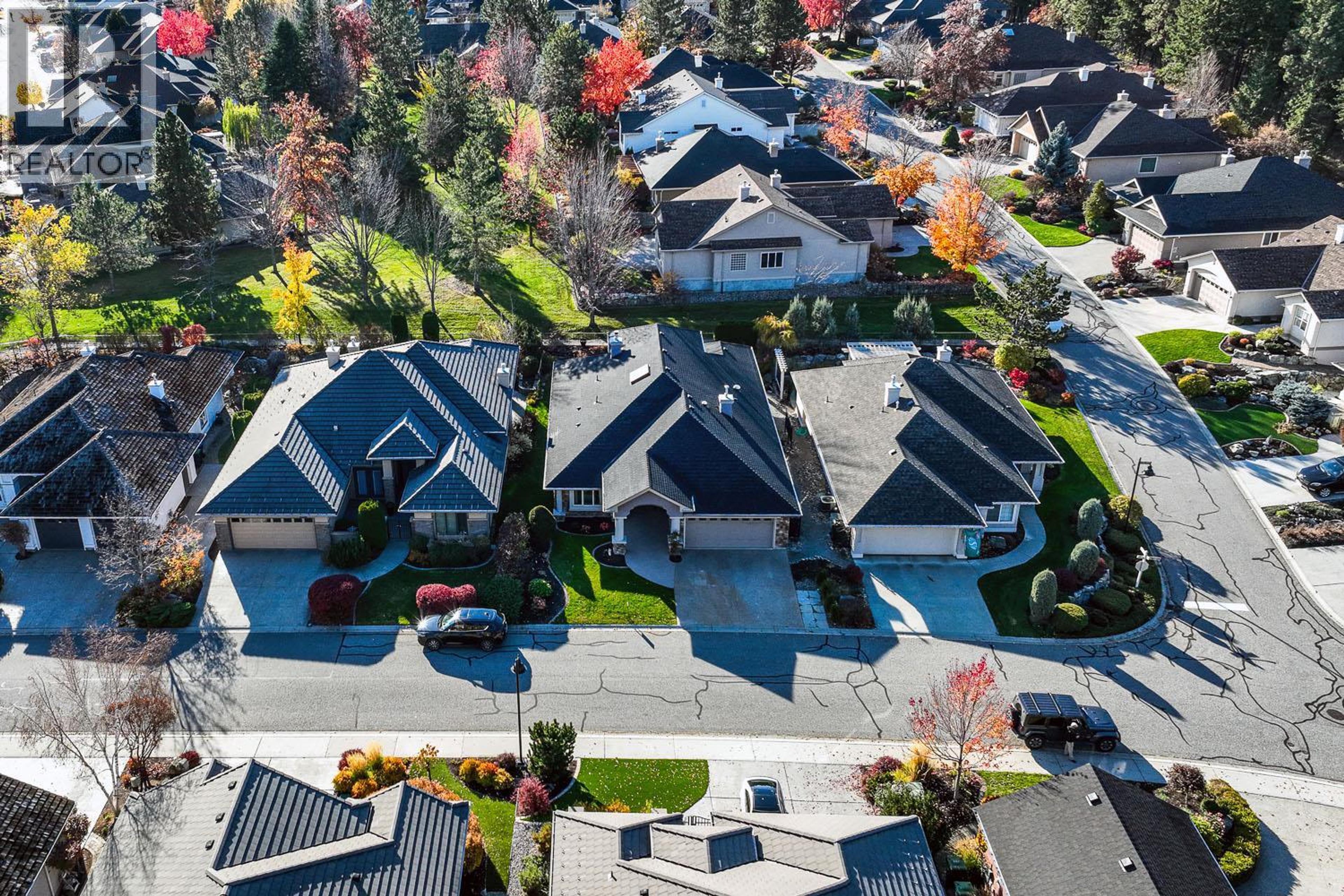 4116 Gallaghers Woodlands Drive S, Kelowna - Exteriors - Full Complex View, Drone/Aerial View - Photo 4