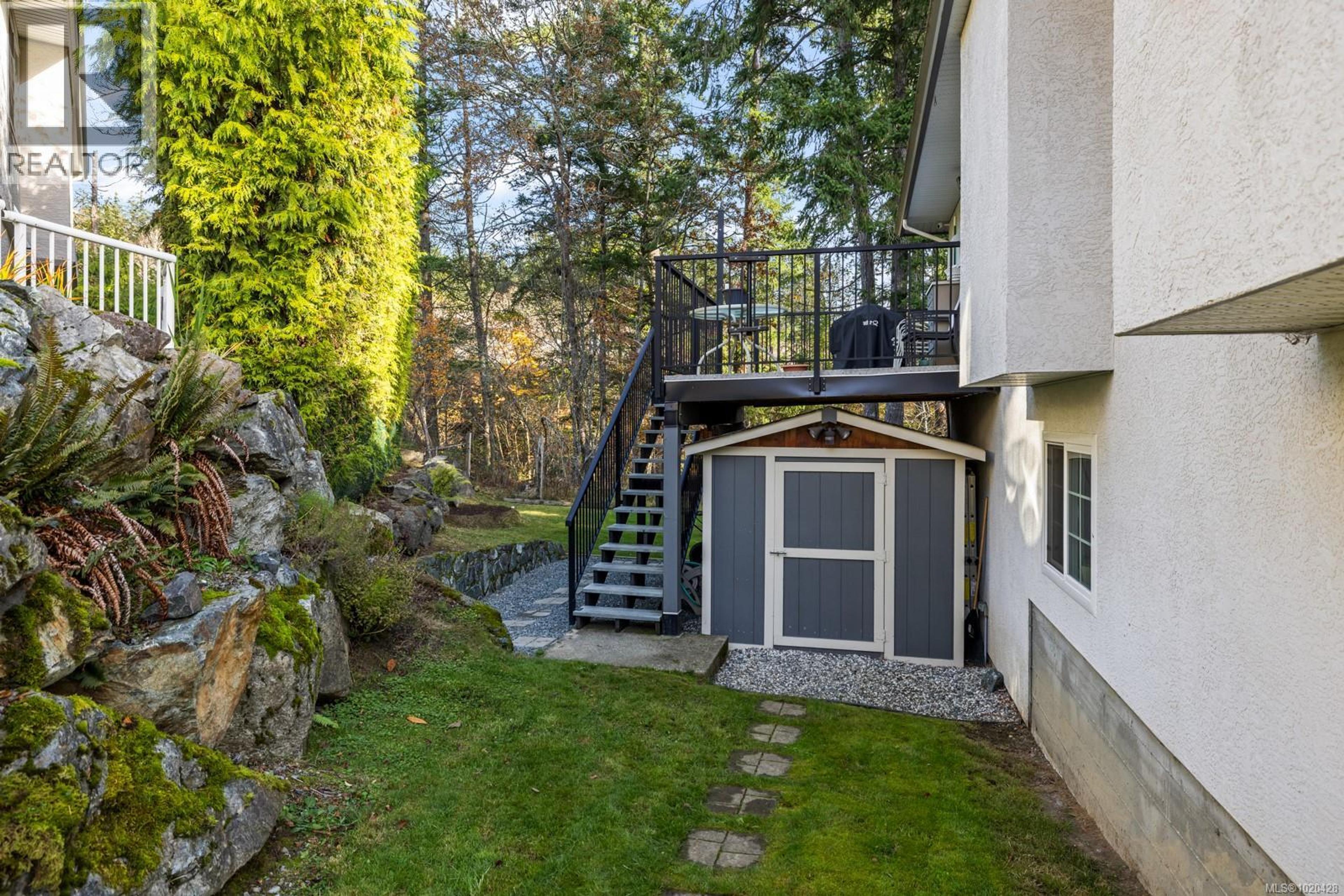 77 Chilco Ridge Pl, View Royal - Exteriors - Photo 2